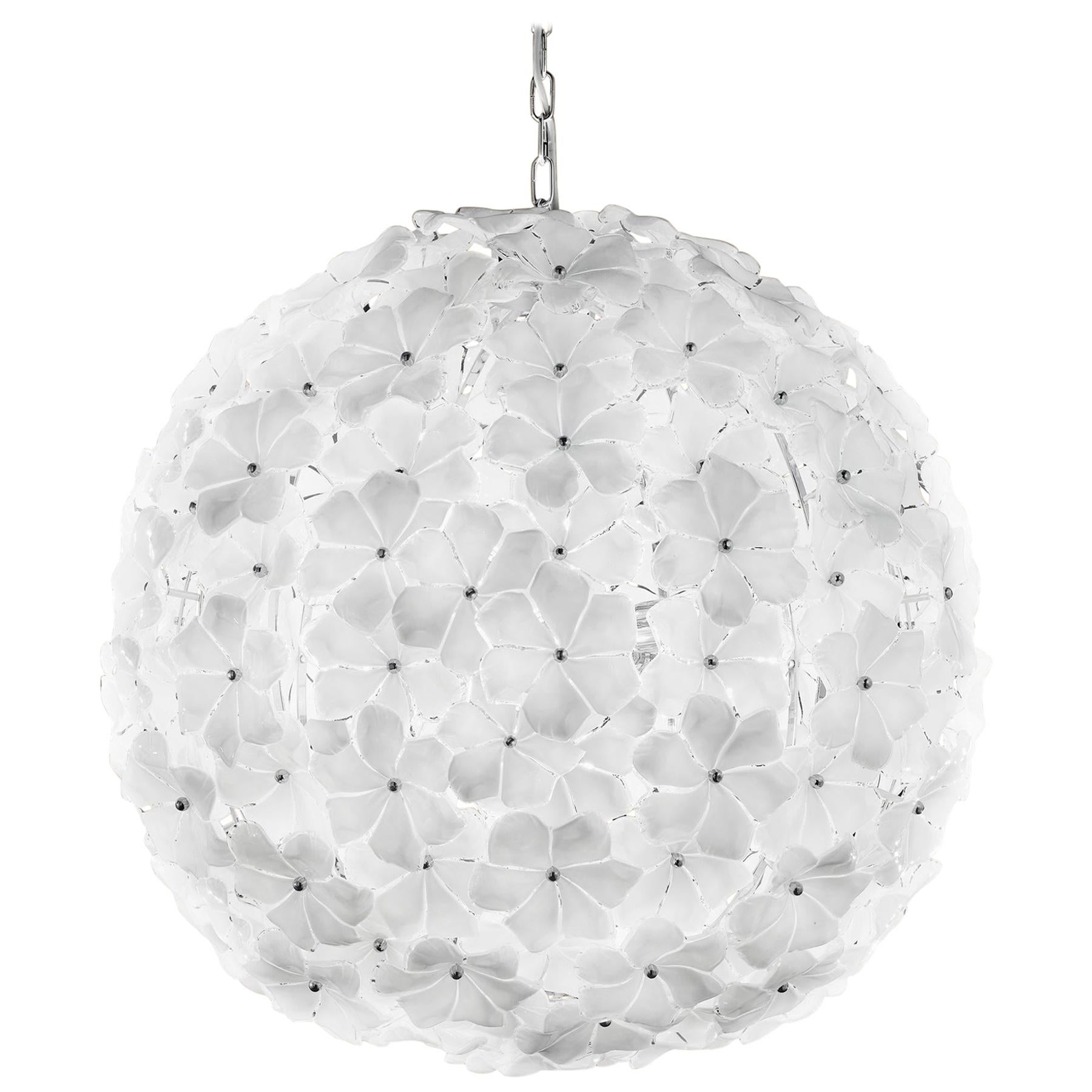 Italian Murano Globe custom Flower Chandelier in the Style of Cenedese Excellent état - En vente à London, GB