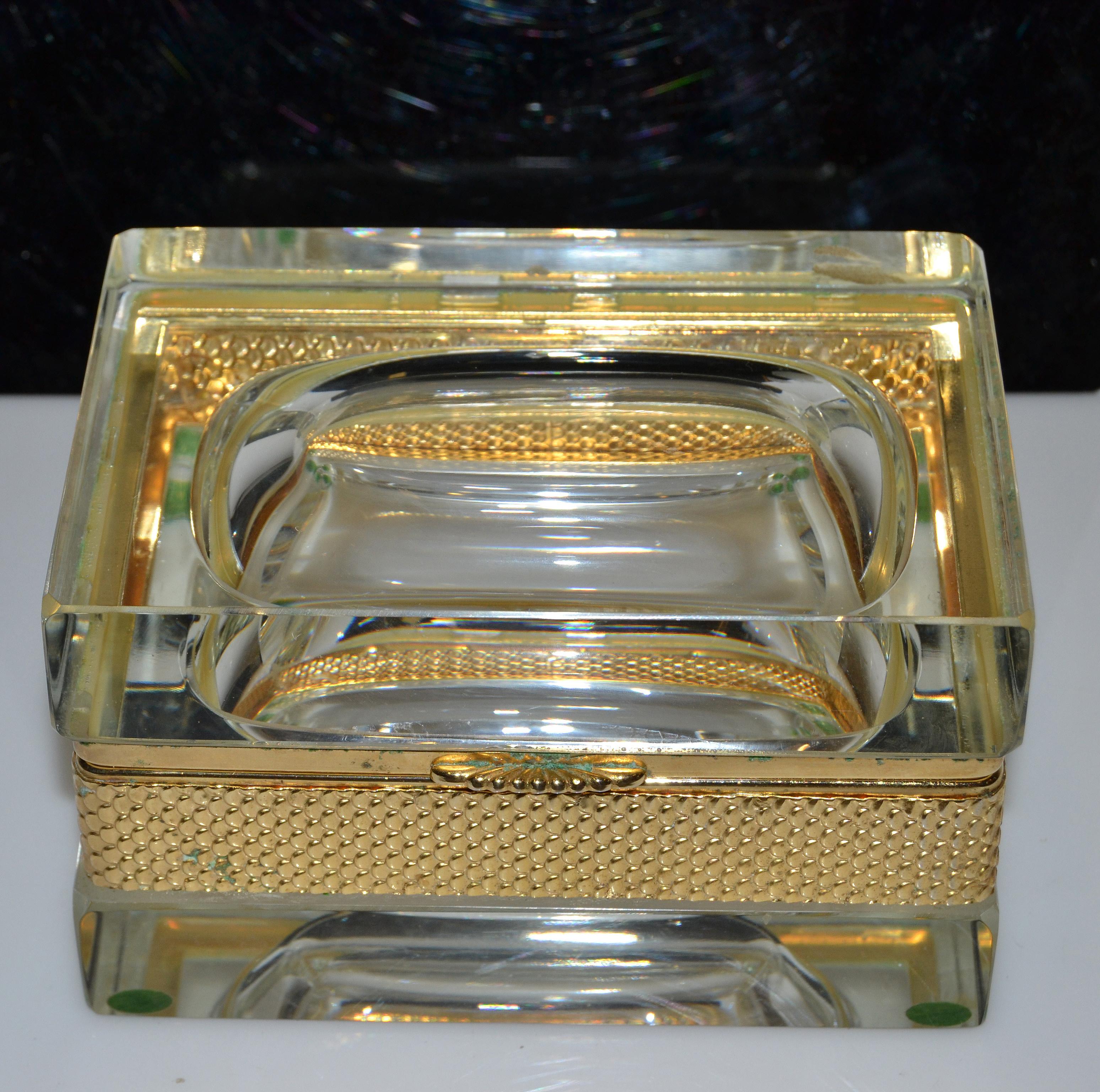 Cased Murano glass & 24k gold plate jewelry box, Keepsake attributed to Alessandro Mandruzzato.
Art Deco Style made in Italy, circa 1950. 
 