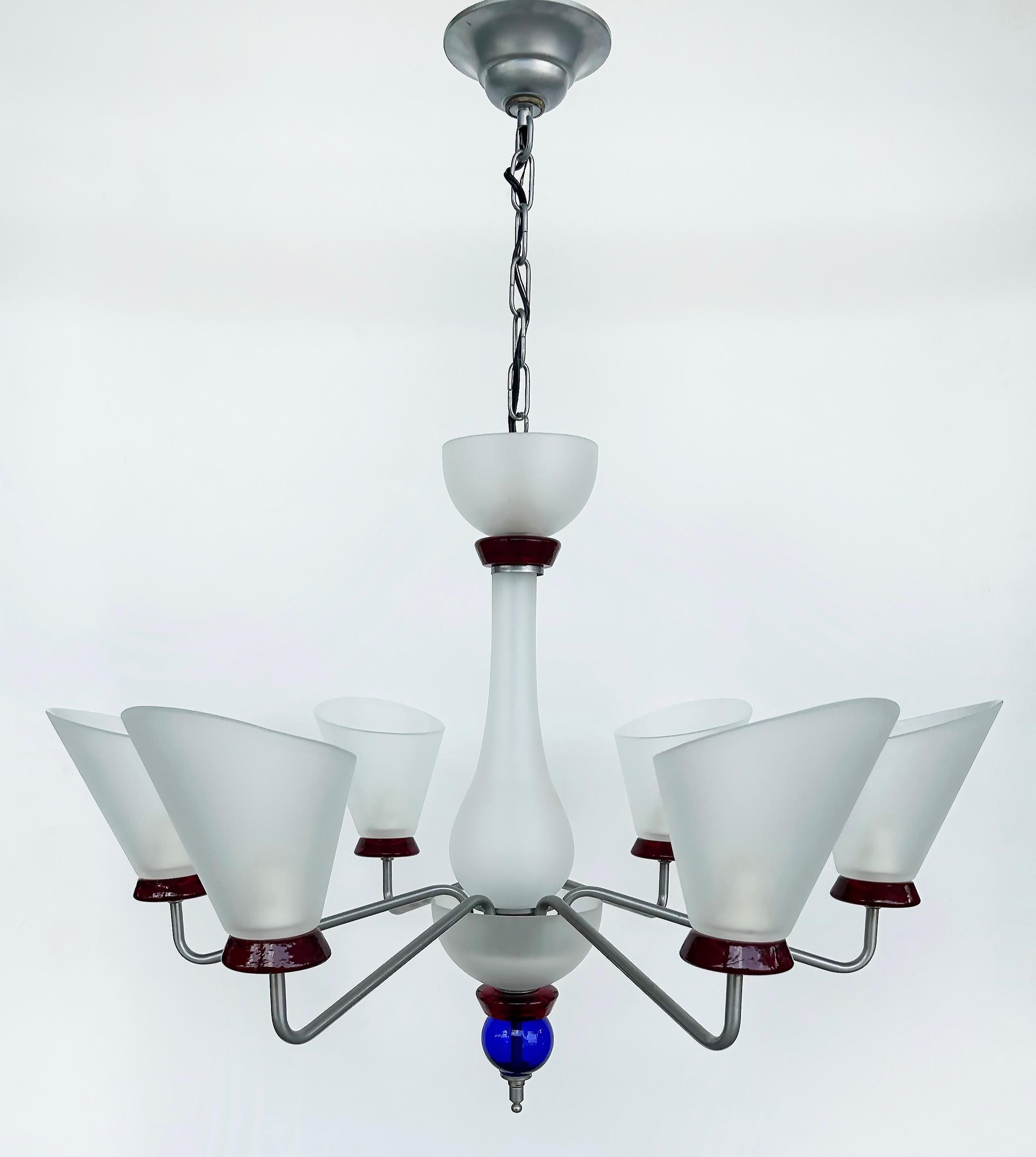 Italiano Lampadario a 6 bracci in vetro di Murano, paralumi a cono obliqui in vendita
