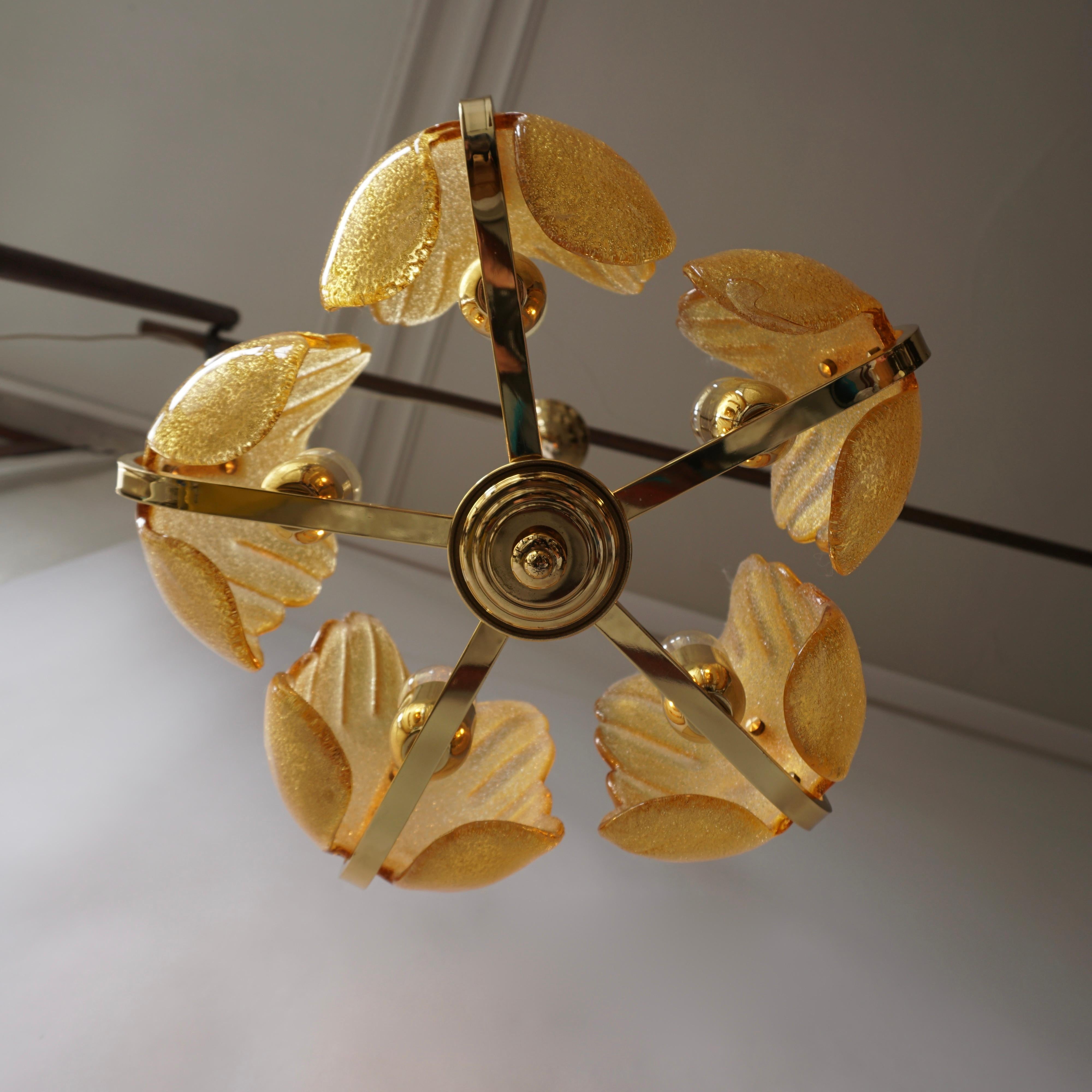 Italian Murano Glass and Brass Chandelier For Sale 5