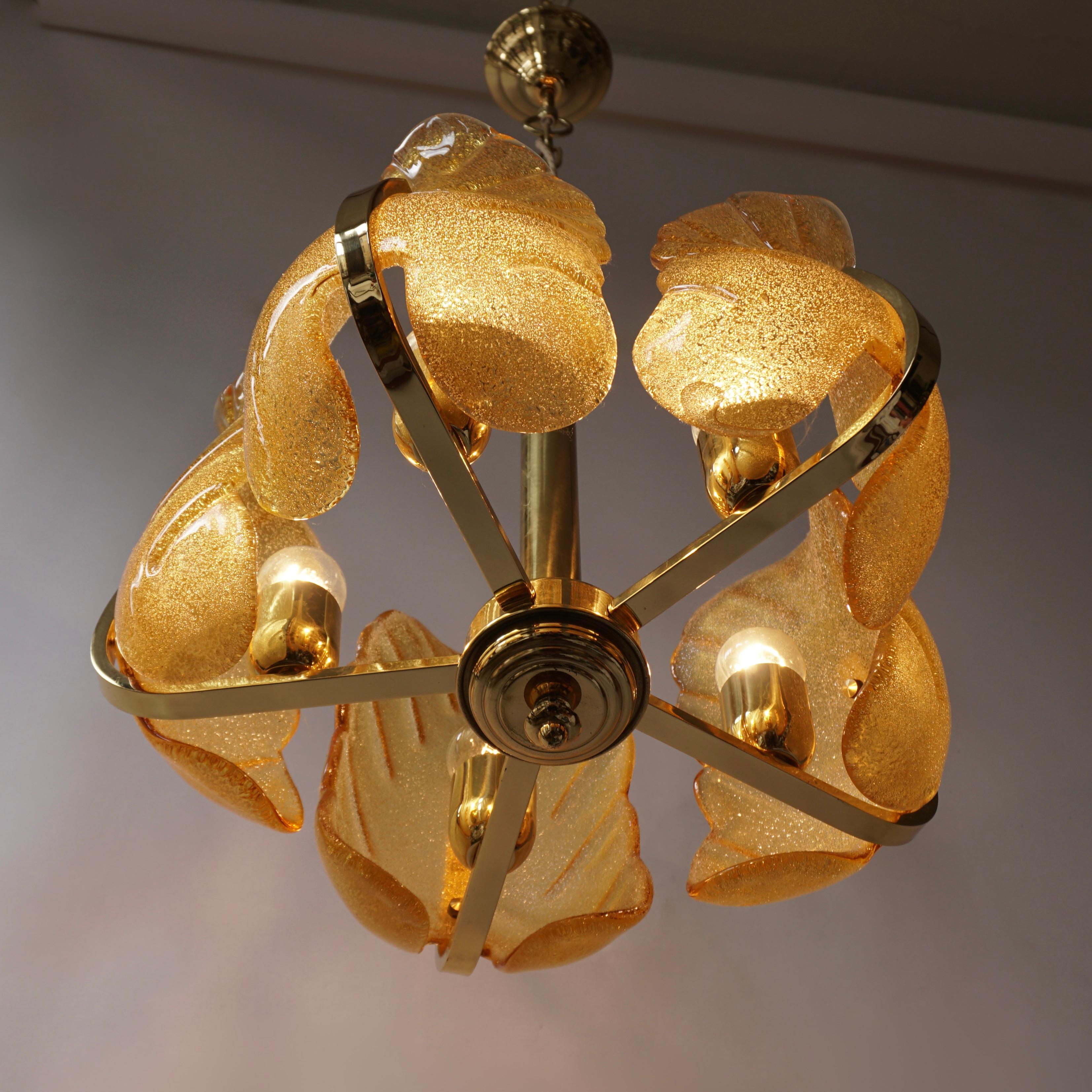 Italian Murano Glass and Brass Chandelier For Sale 1