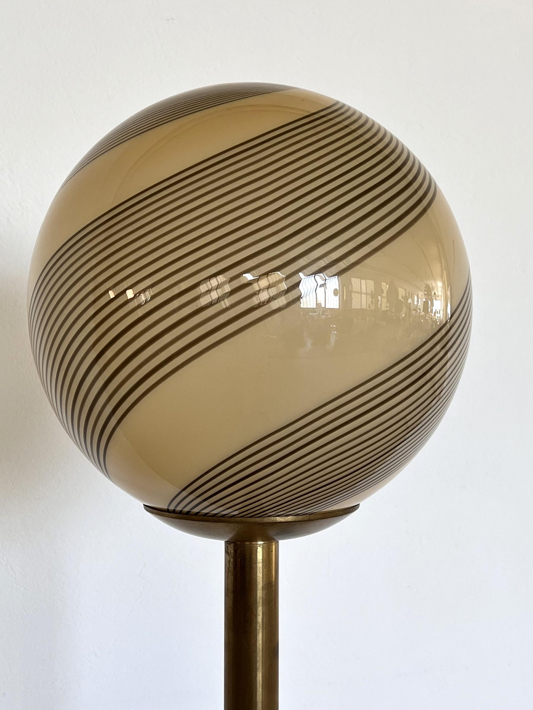 Italian Murano Glass and Brass Floor Lamp, 1970s For Sale 1