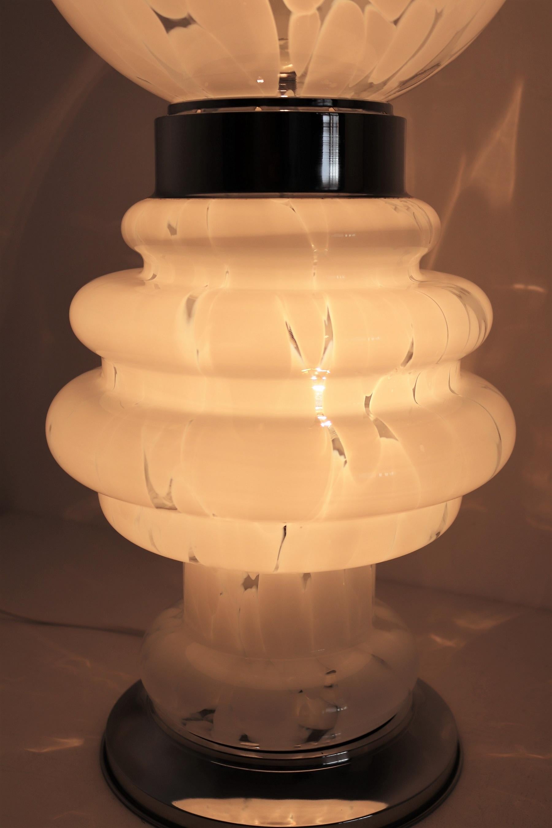 Lampe de table ou lampadaire Pop Art italienne en verre de Murano et chrome, 1970 en vente 2
