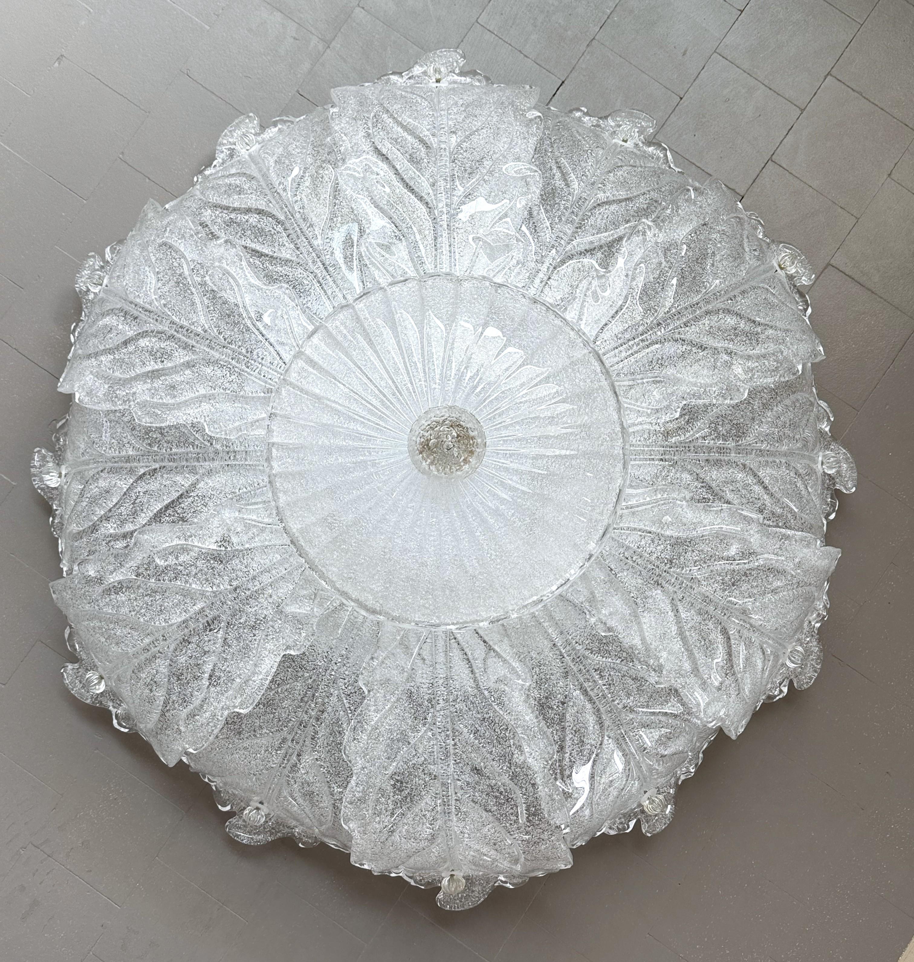 Italienischer Murano Glas Big Size Flush Mount Kronleuchter, 1970er Jahre (Handgefertigt) im Angebot
