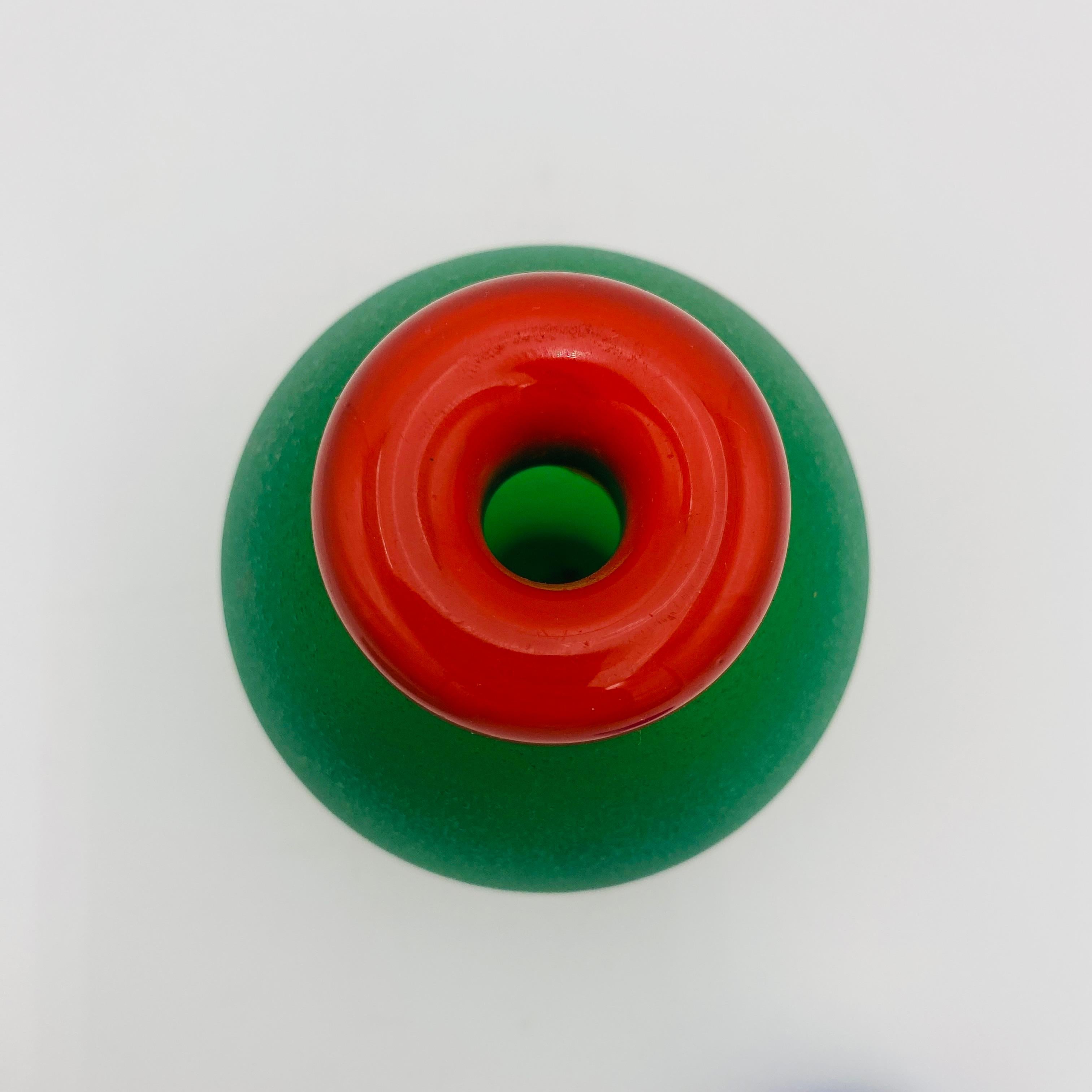 Italian Murano Glass Bottle with Stopper Green Red Blue by Franco Moretti 1980s In Good Condition For Sale In San Juan Capistrano, CA