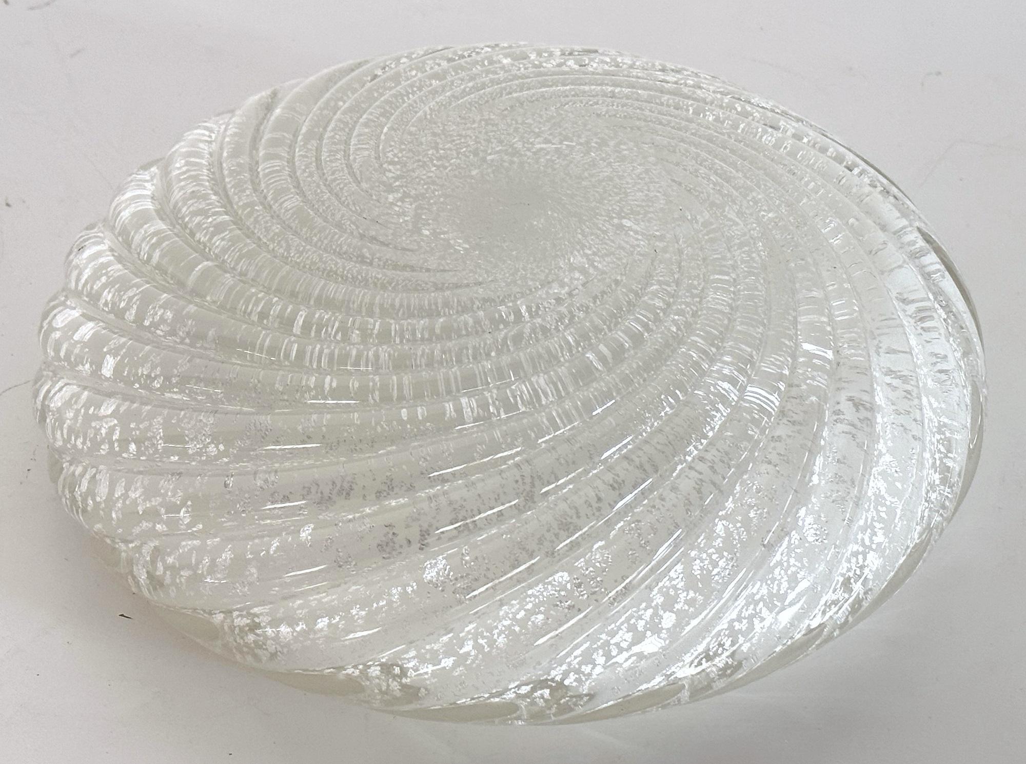 Italian Murano Glass Bowl or Vide-Poche in Twisted Glass with Shimmering, 1970s For Sale 1