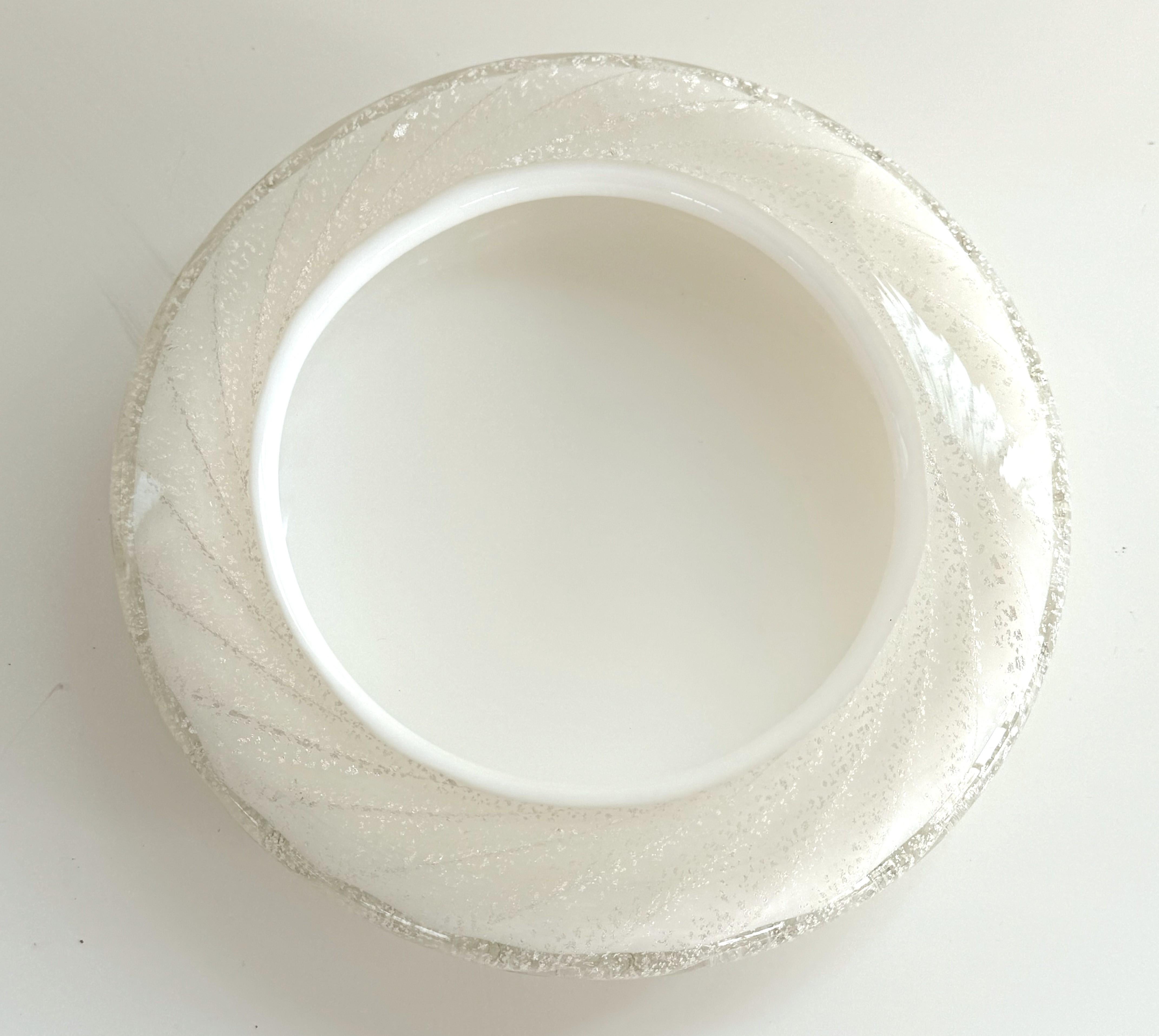 Mid-Century moderno Ciotola o Videopoche in vetro di Murano con argento, anni '70 in vendita