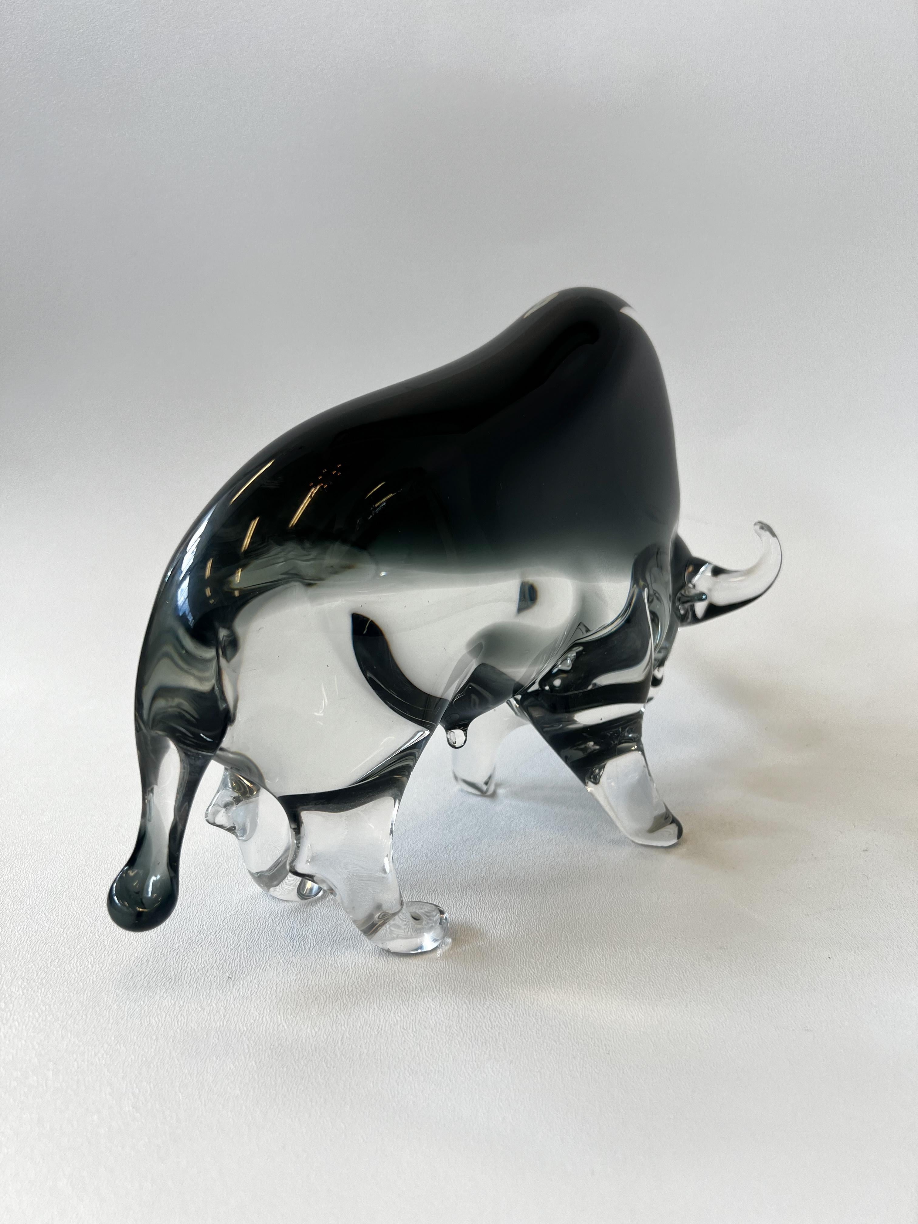 Italienische Murano-Glas-Stier-Skulptur von Franco Bottaro (Handgefertigt) im Angebot