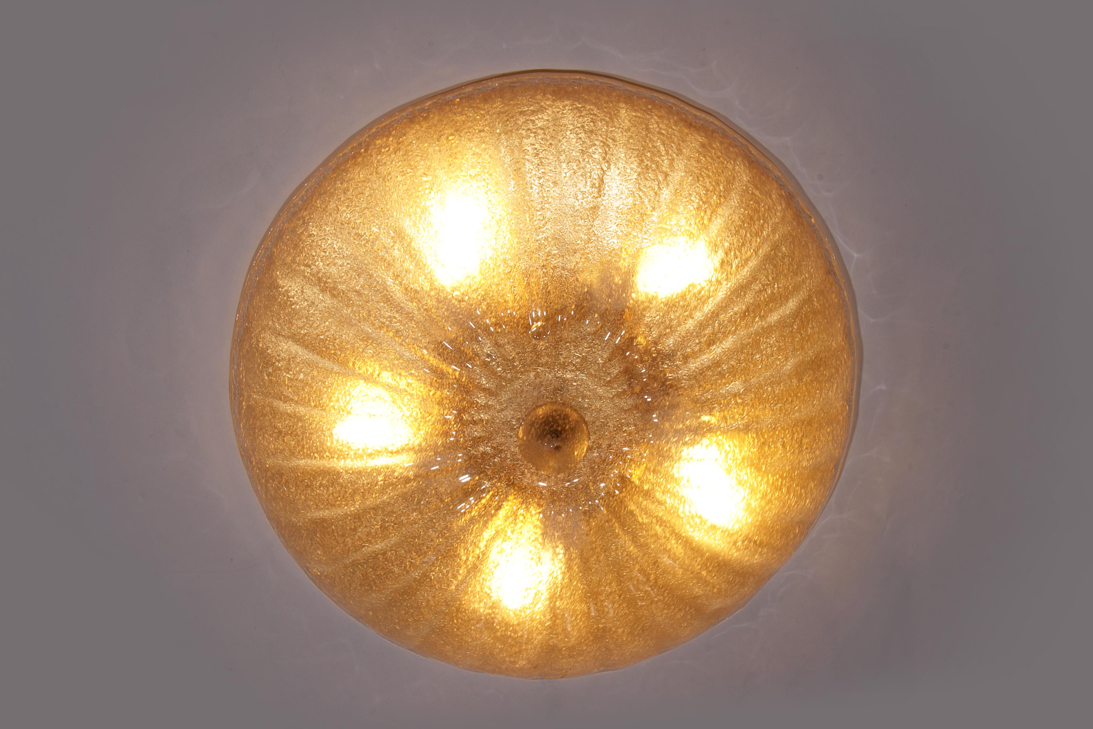 Mid-Century Modern Italian Murano glass ceiling lamp with gold details For Sale