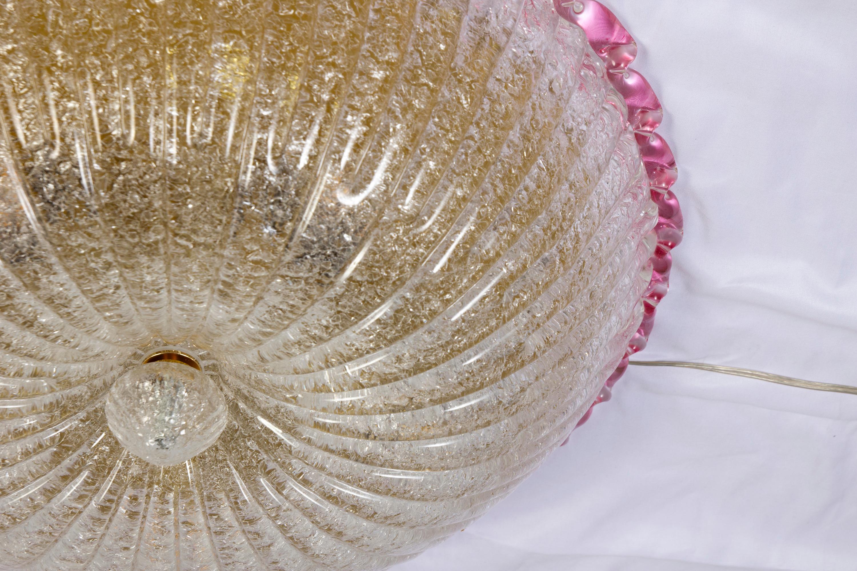 Italienische Murano Glas Deckenleuchte oder Flush Mount  mit rosa Umrandung im Angebot 4