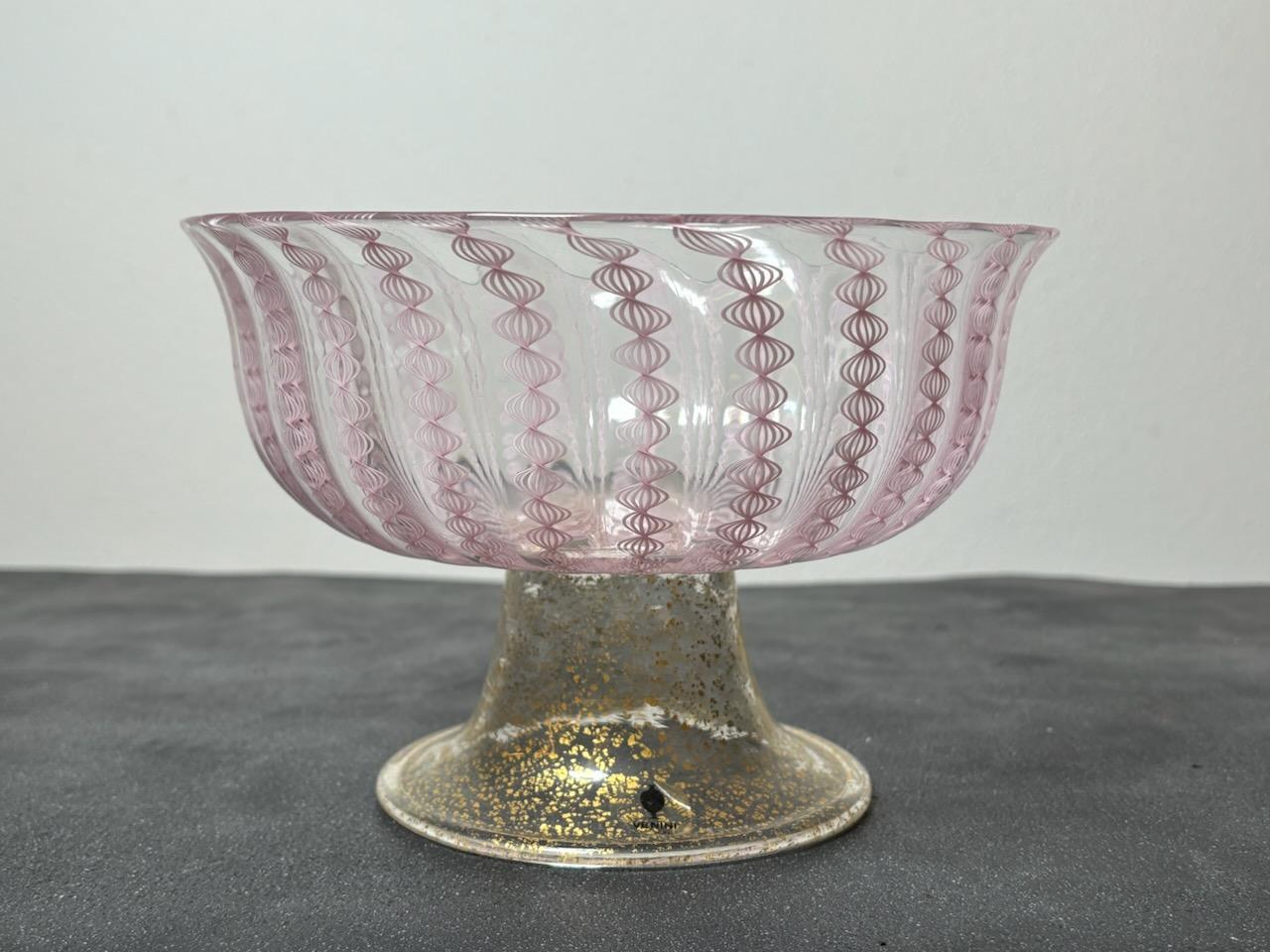 Italian Murano Glass Centerpiece Cup by Paolo Venini In Excellent Condition For Sale In Milan, Italy