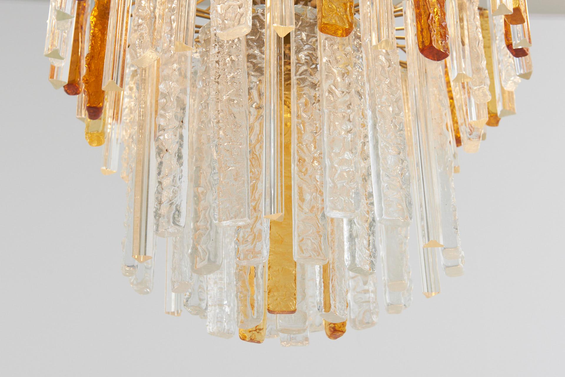 Italian Murano Glass Chandelier by Toni Zuccheri for Venini, 1960s In Good Condition In Antwerpen, BE