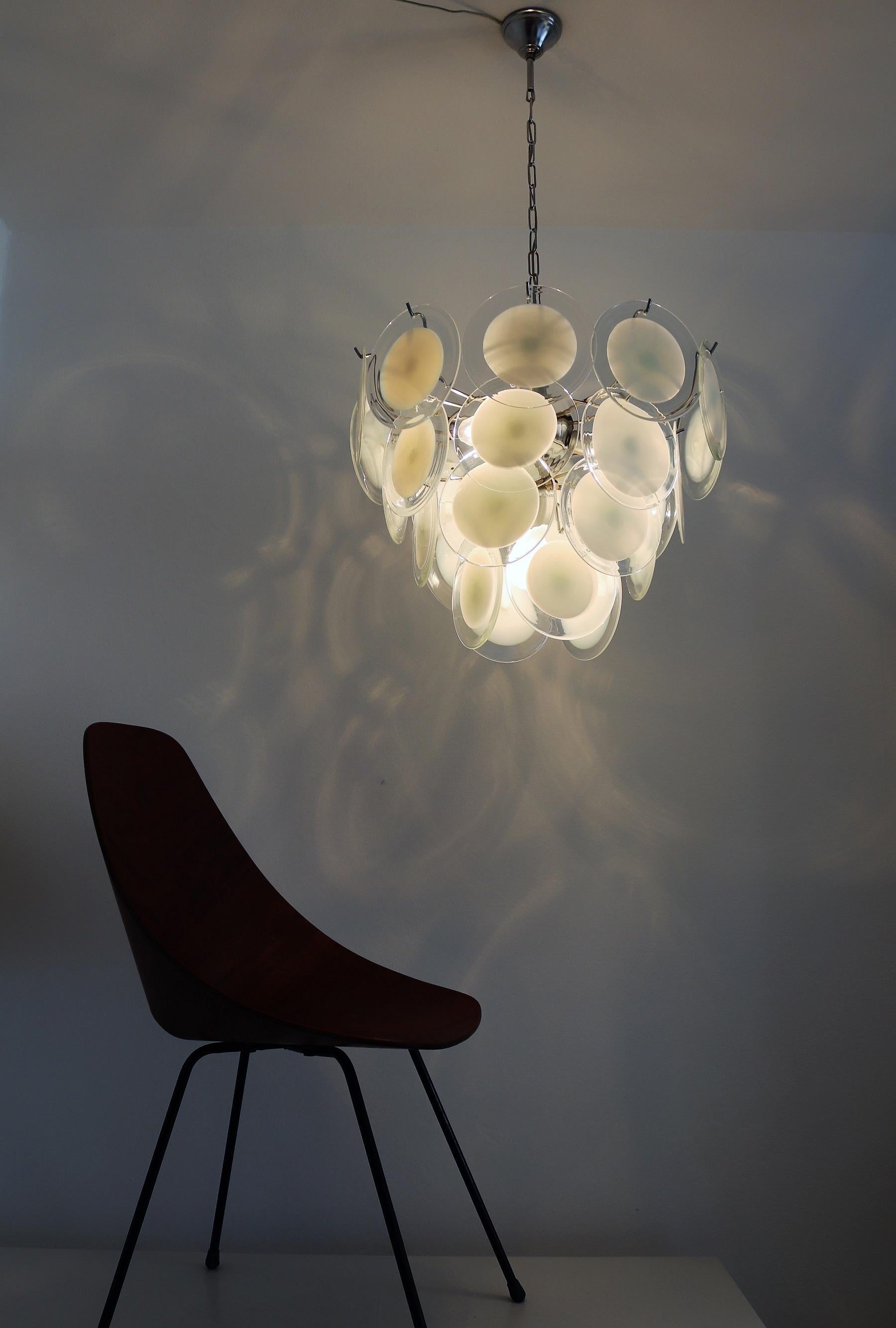 Italian Murano Glass Disc and Chrome Chandelier, 1970s In Good Condition In Morazzone, Varese