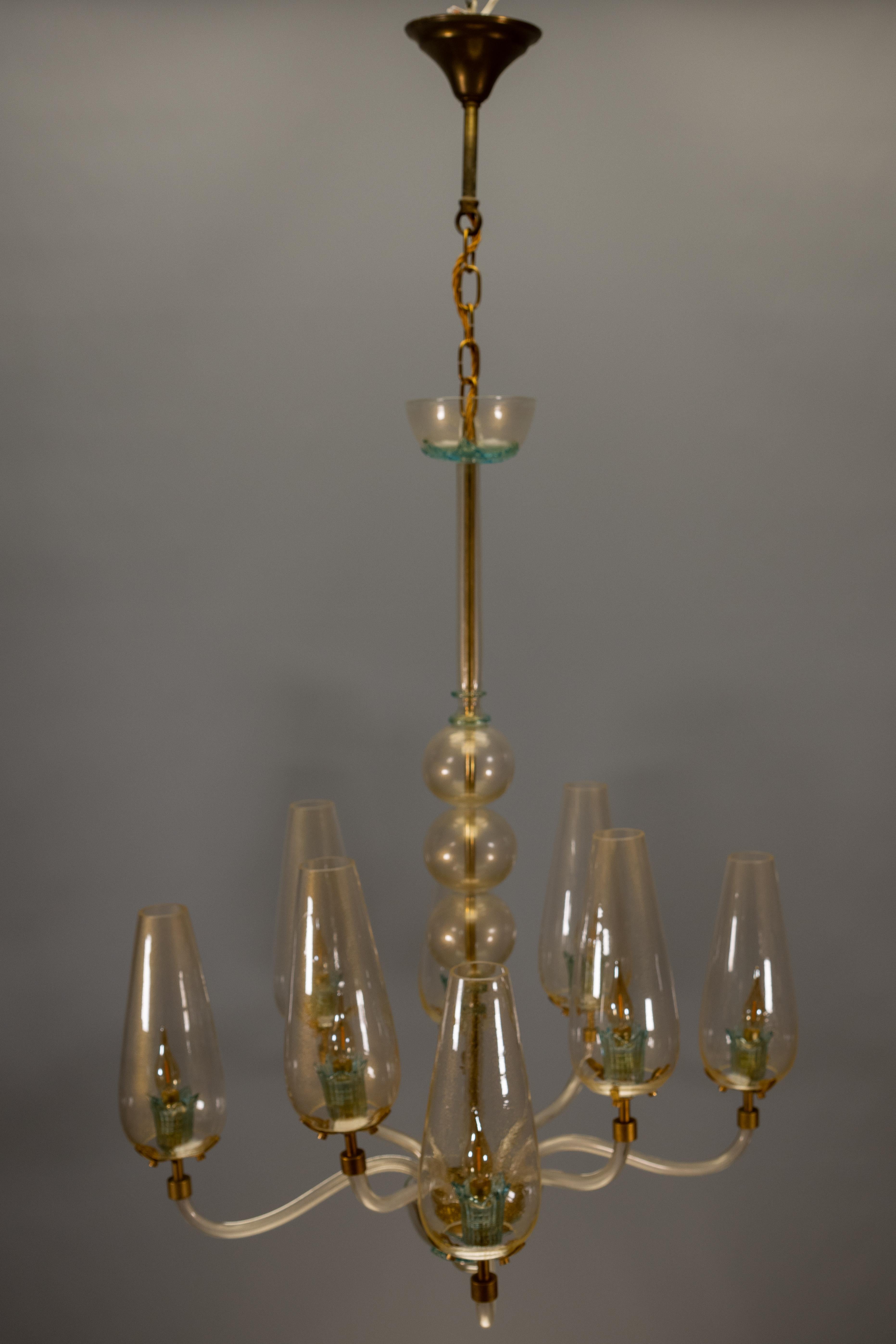 Araña italiana de ocho luces de cristal de Murano con detalles dorados, años 70 en venta 3