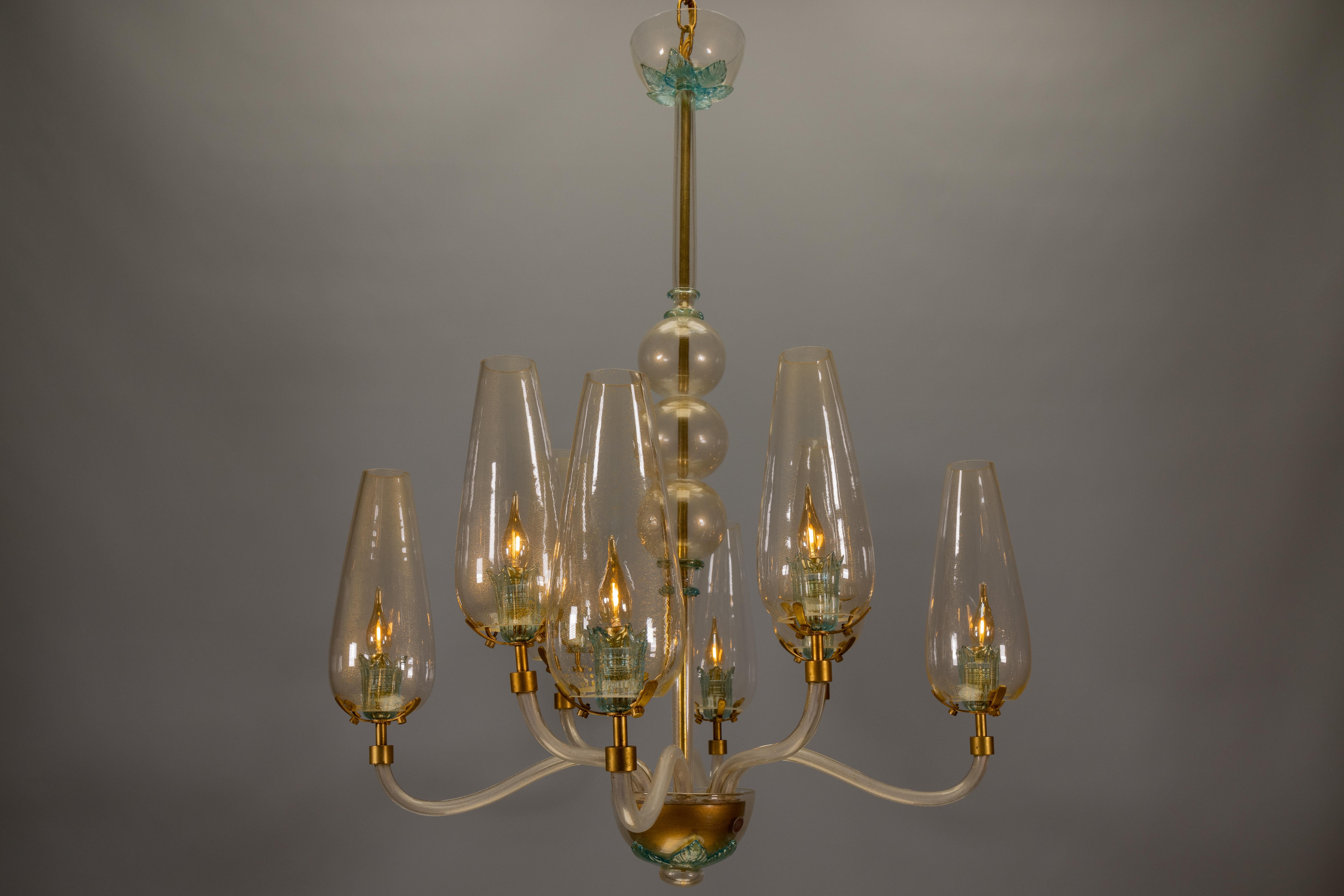 Araña italiana de ocho luces de cristal de Murano con detalles dorados, años 70 en venta 6
