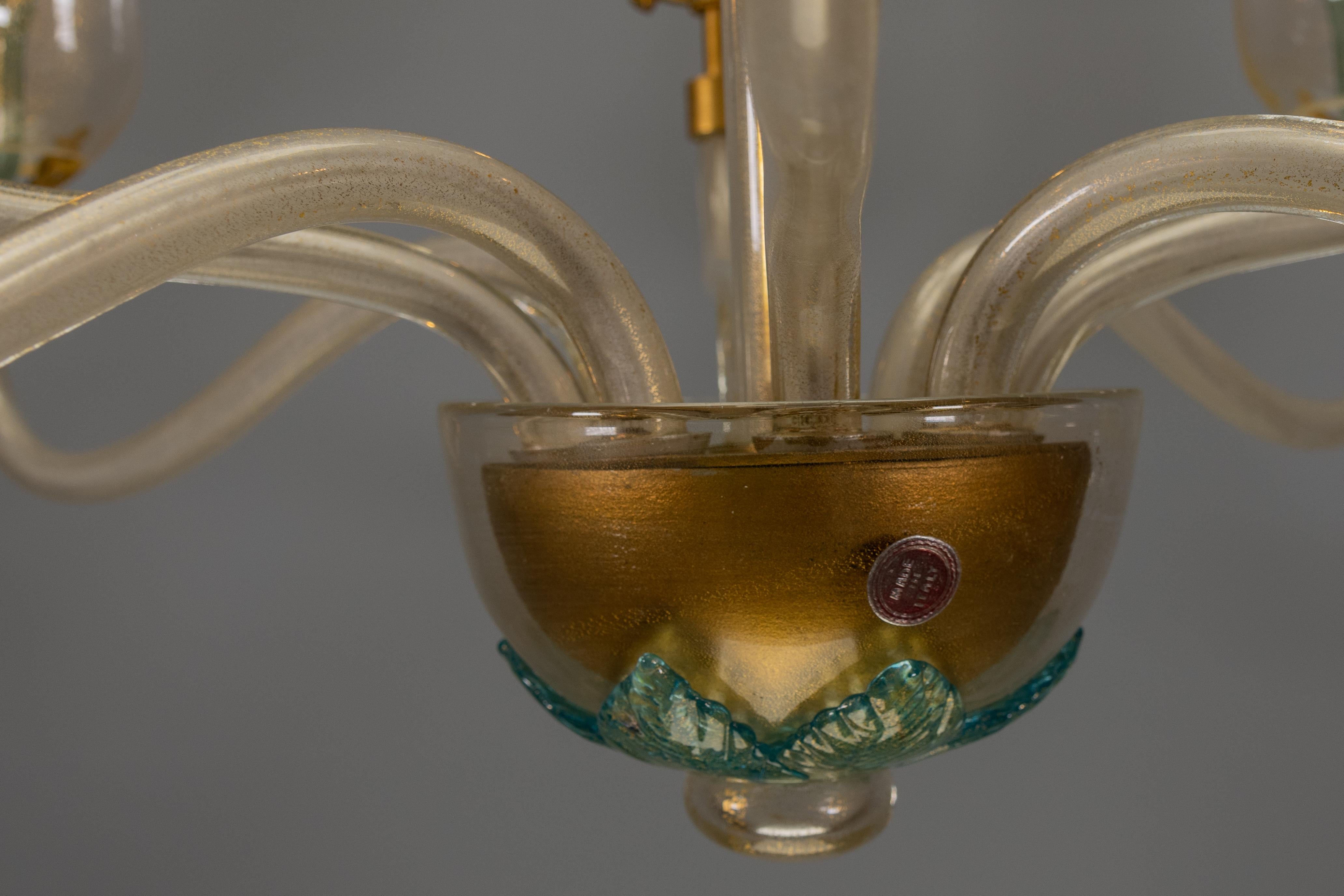Araña italiana de ocho luces de cristal de Murano con detalles dorados, años 70 en venta 10