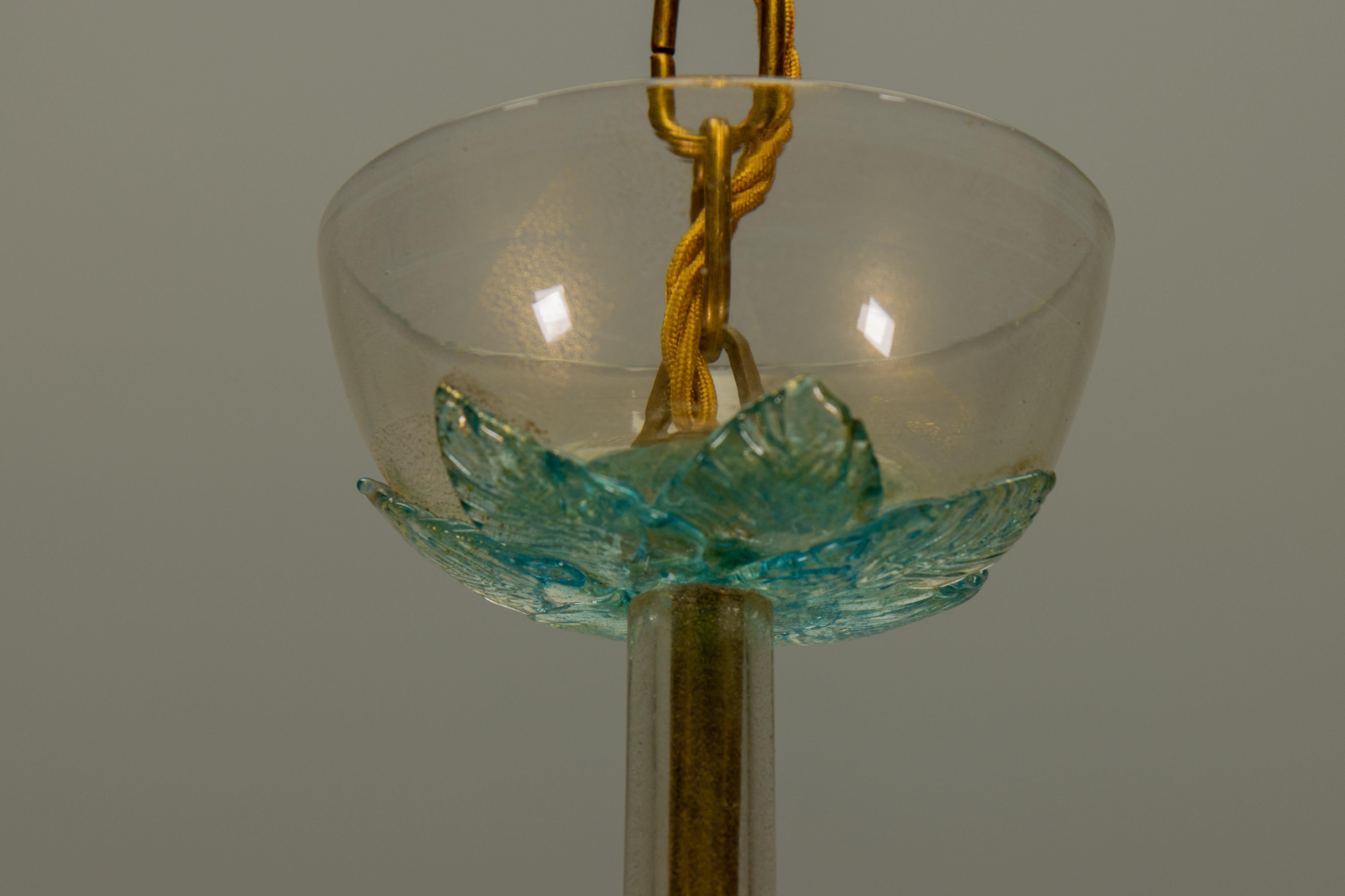 Araña italiana de ocho luces de cristal de Murano con detalles dorados, años 70 en venta 12