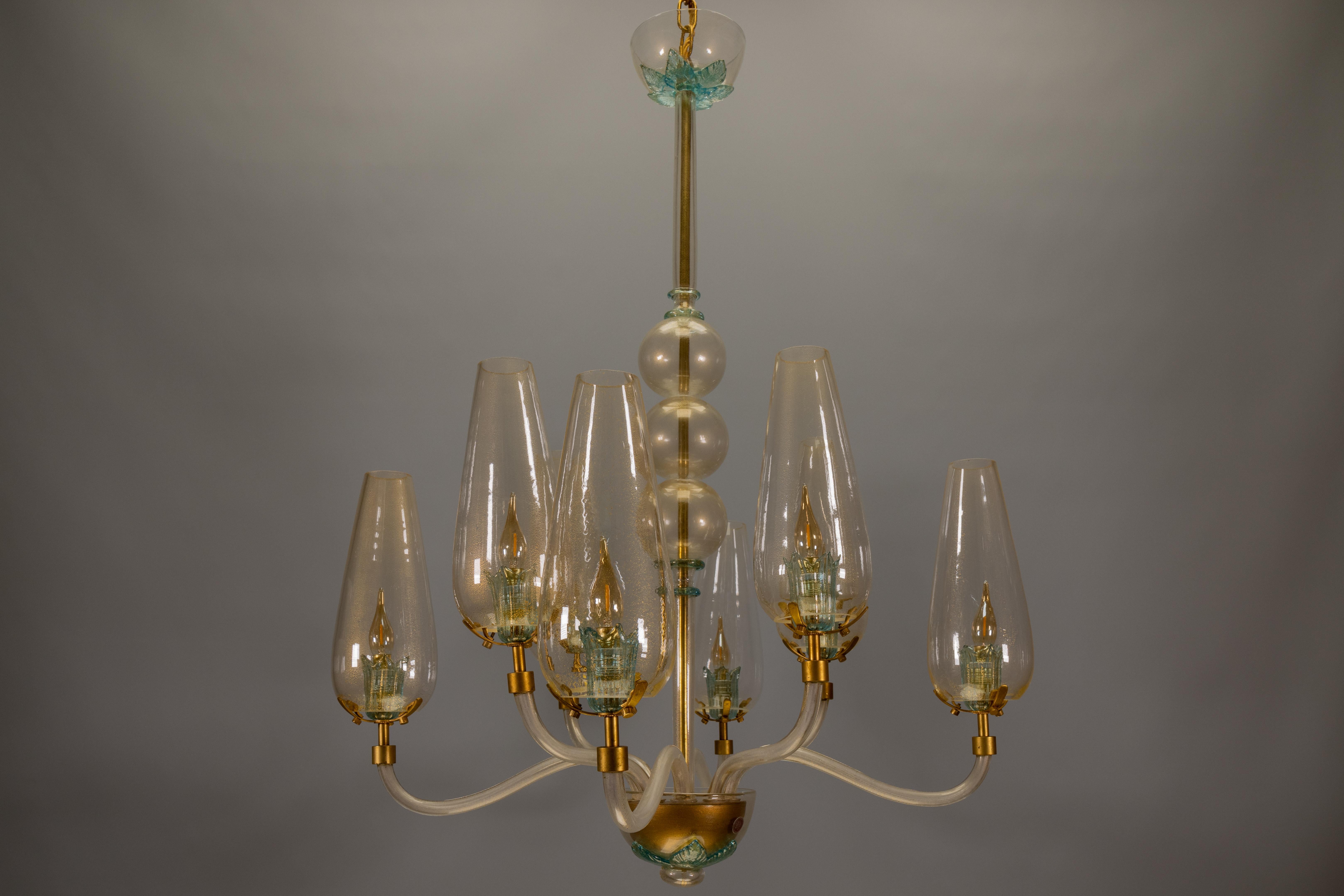 Araña italiana de ocho luces de cristal de Murano con detalles dorados, años 70 en venta 13