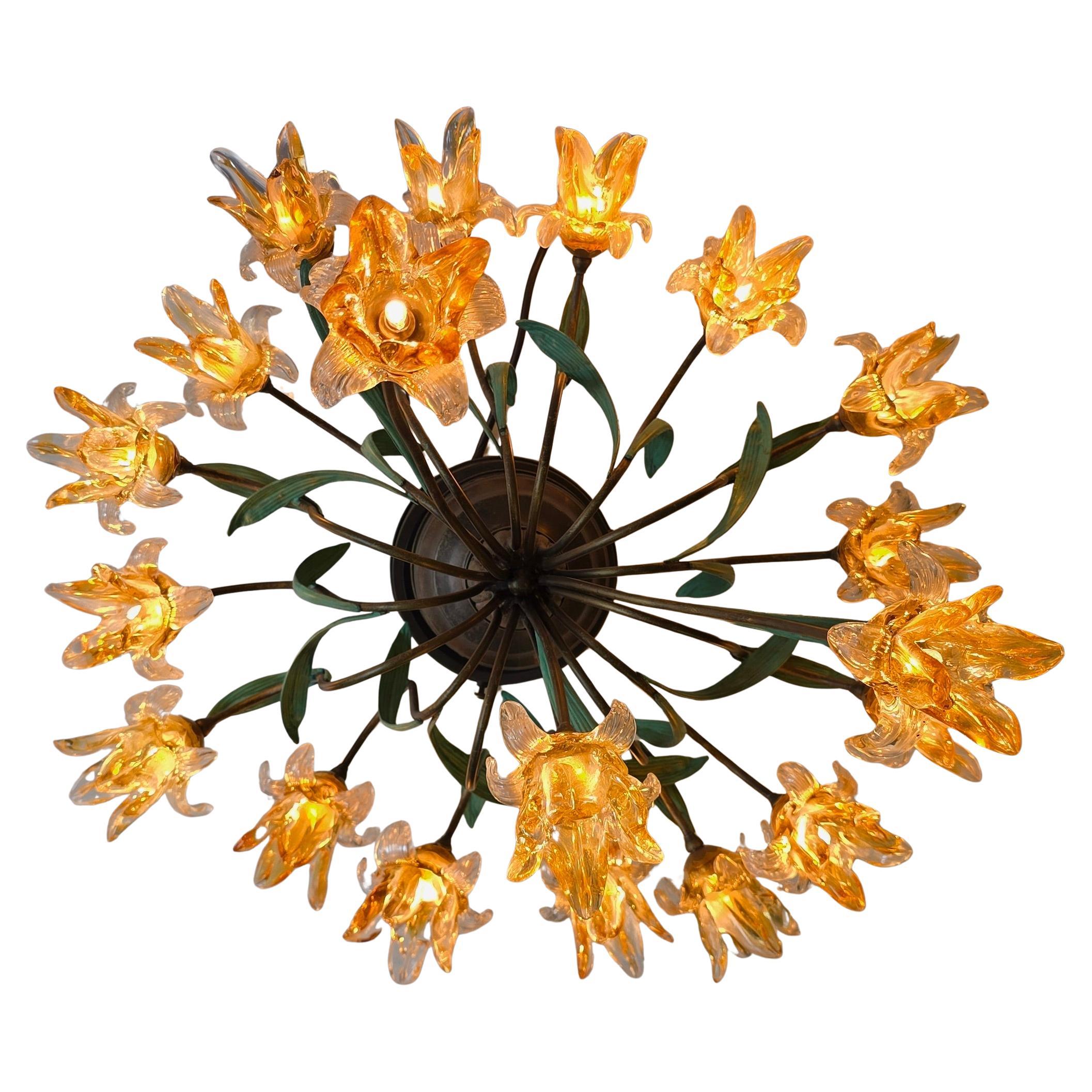 Lámpara de araña semiesférica italiana estilo Murano con 19 flores de cristal Italiano en venta