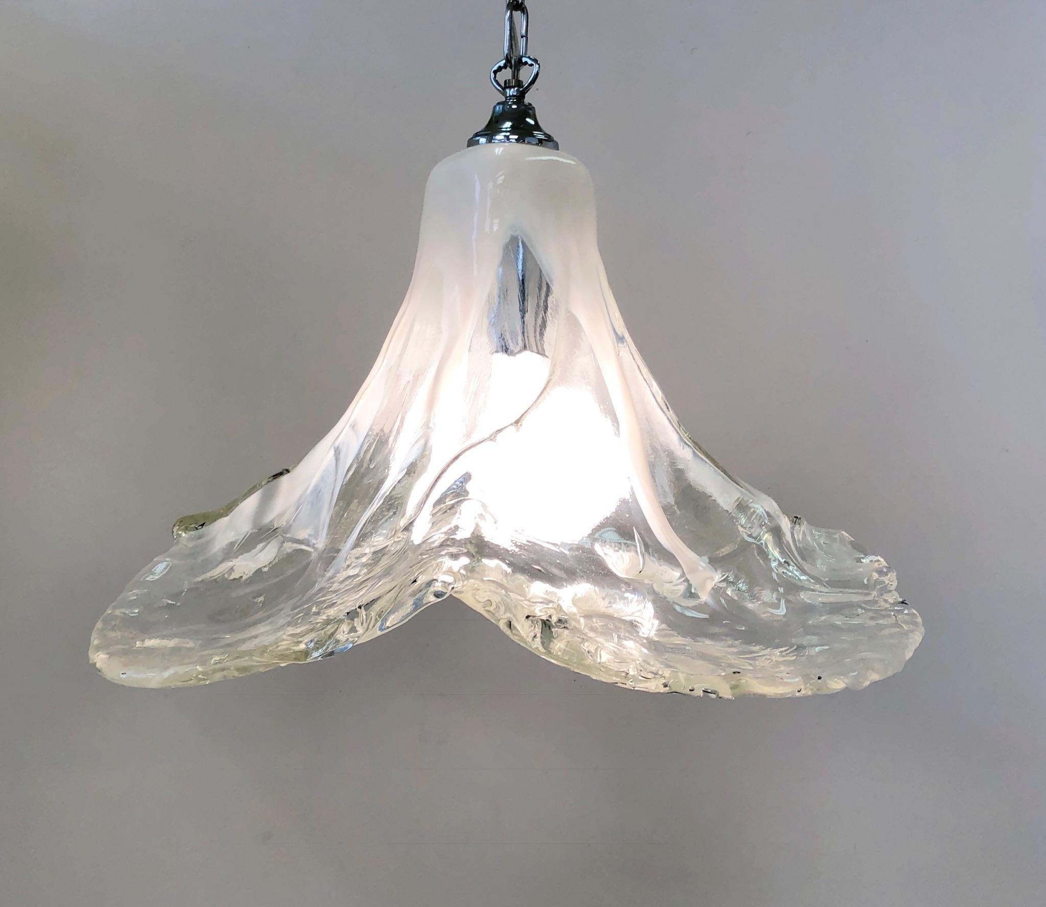 Italian Murano Glass Flower Chandelier by Carlo Nason for Mazzega In Excellent Condition In Palm Springs, CA