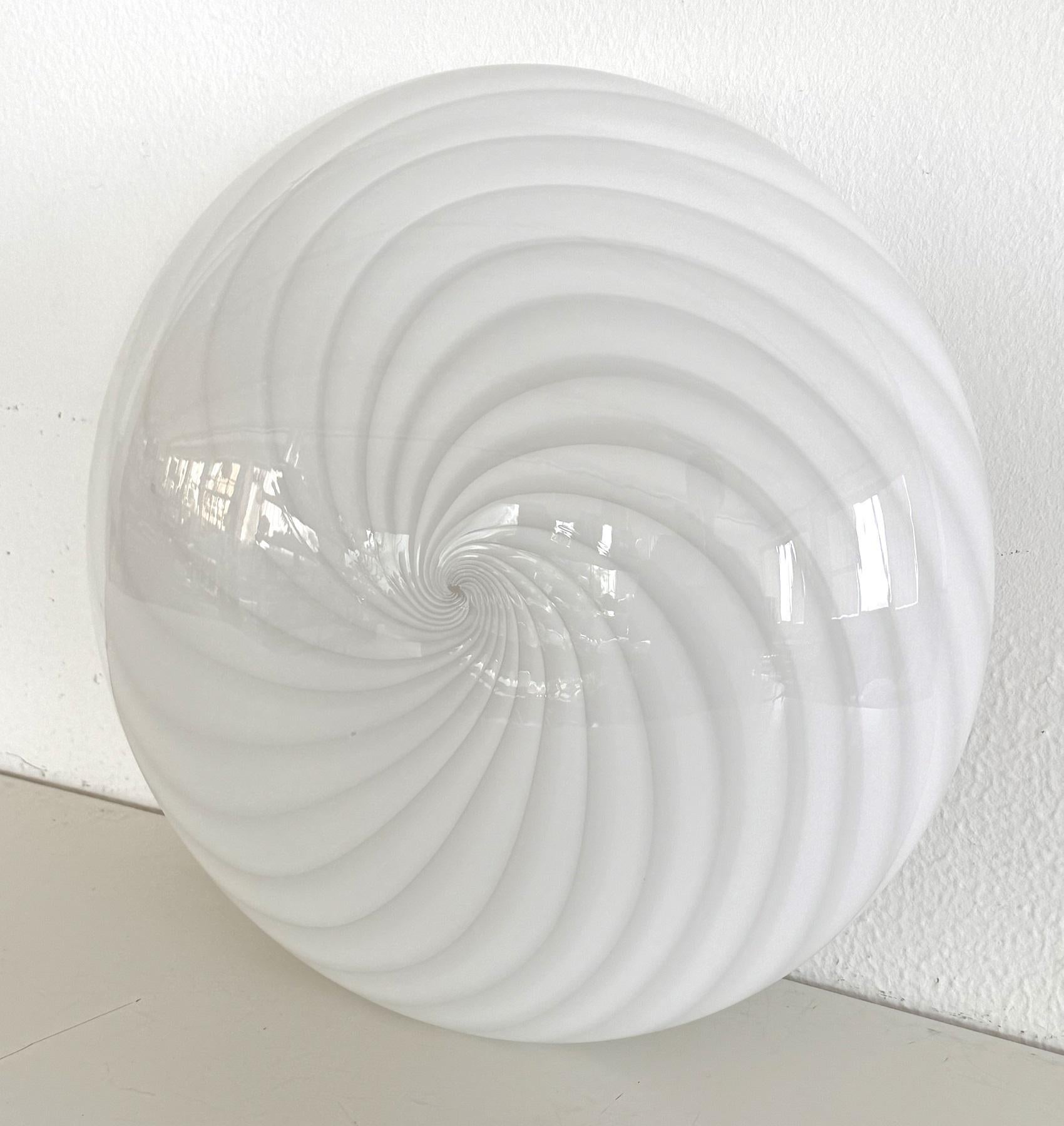 Italian Murano Glass Flush Mount Light with White Swirl Glass, 1970 In Good Condition In Morazzone, Varese