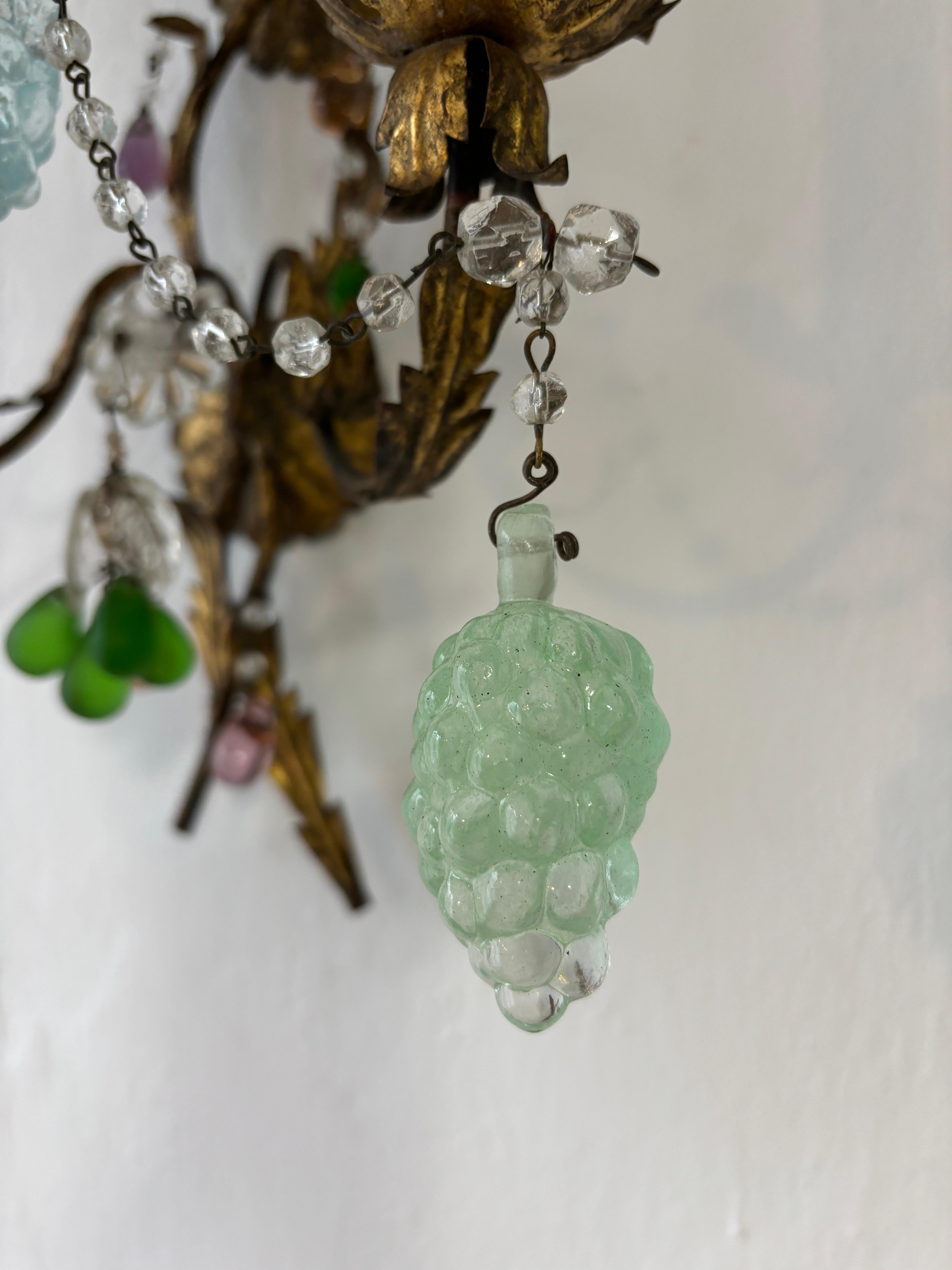 Italian Murano Glass Fruit Crystal Grapes Tole 3 lights Sconces, circa 1930 For Sale 6