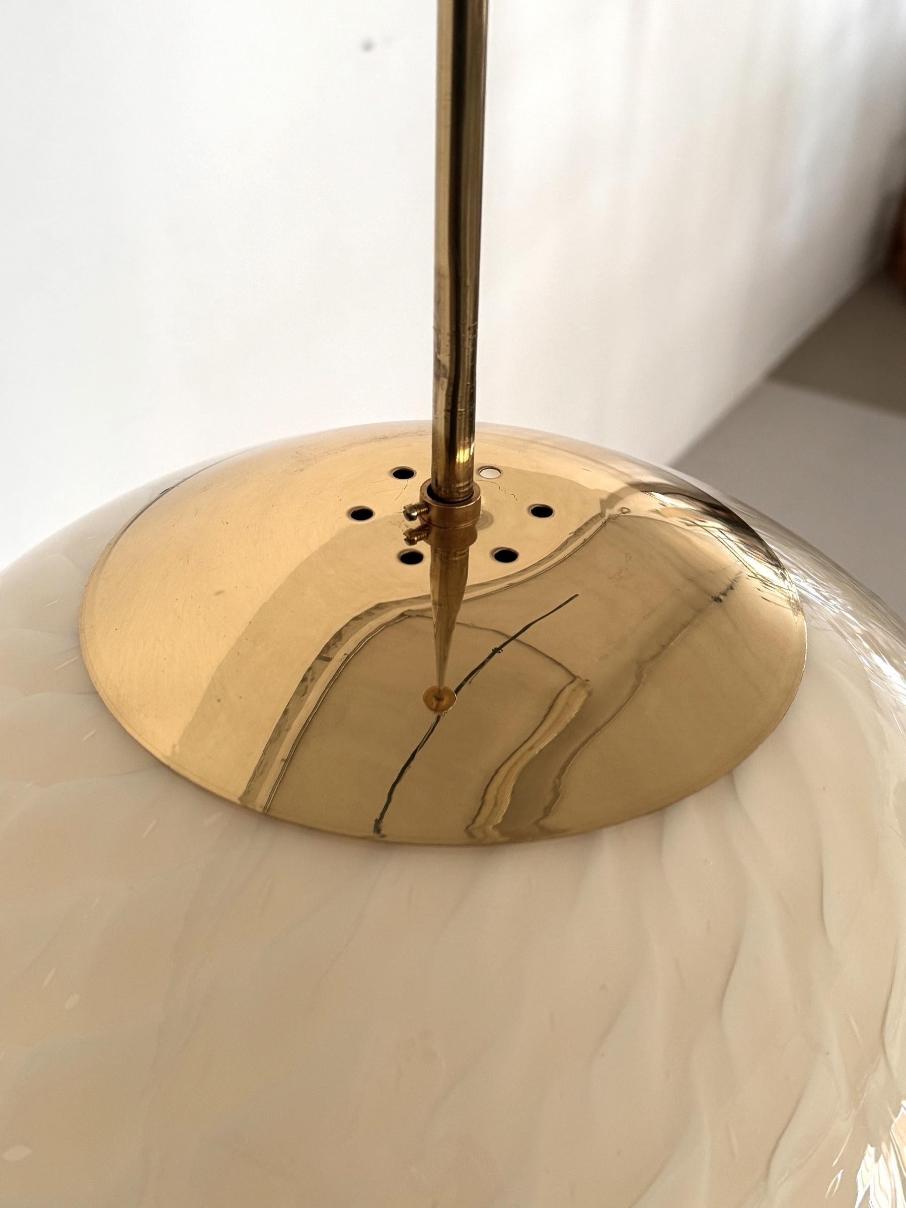 Italienischer Muranoglas-Kronleuchter mit Messingdetails von Venini, 1970er Jahre 6