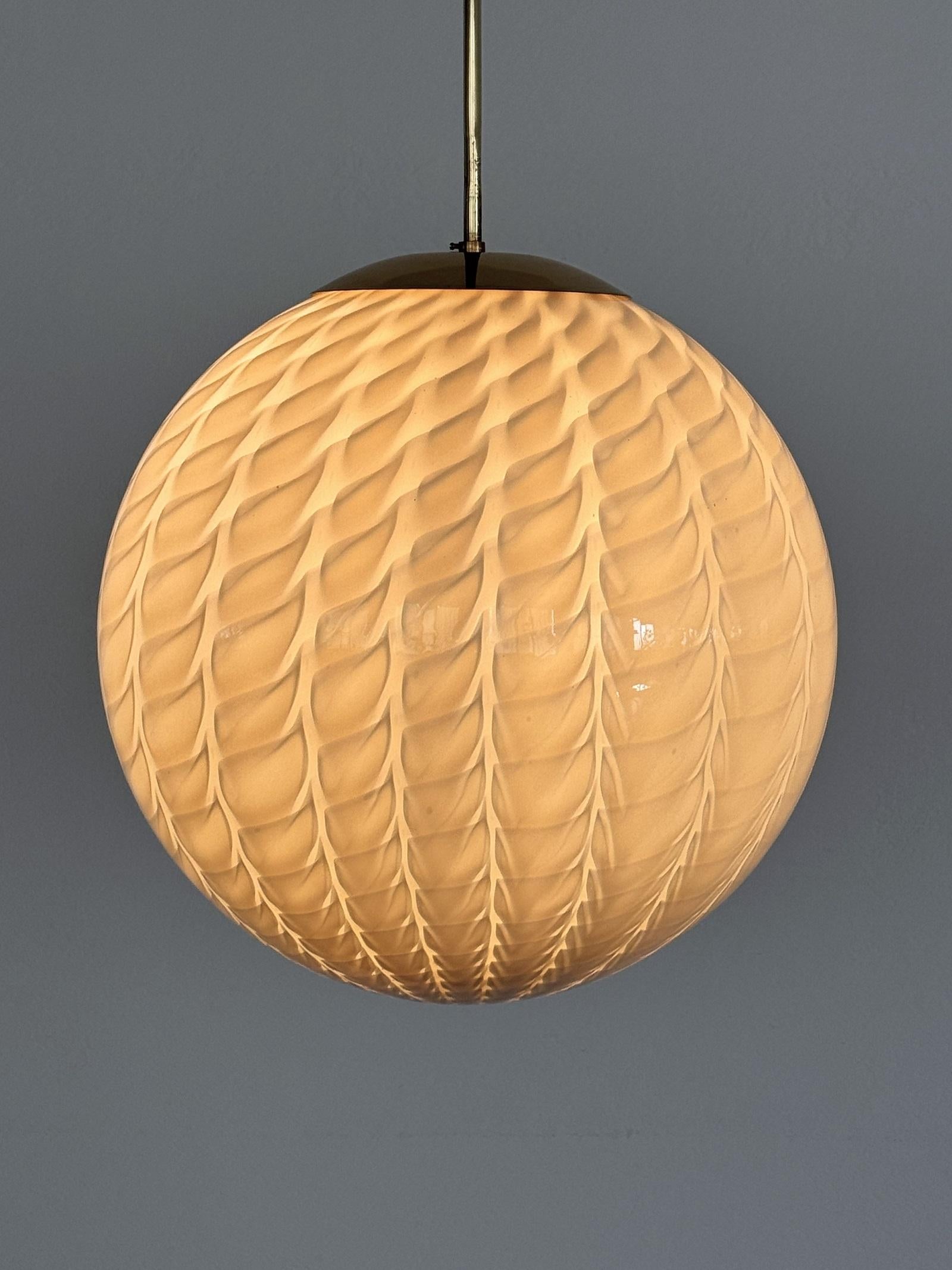 Italienischer Muranoglas-Kronleuchter mit Messingdetails von Venini, 1970er Jahre 10