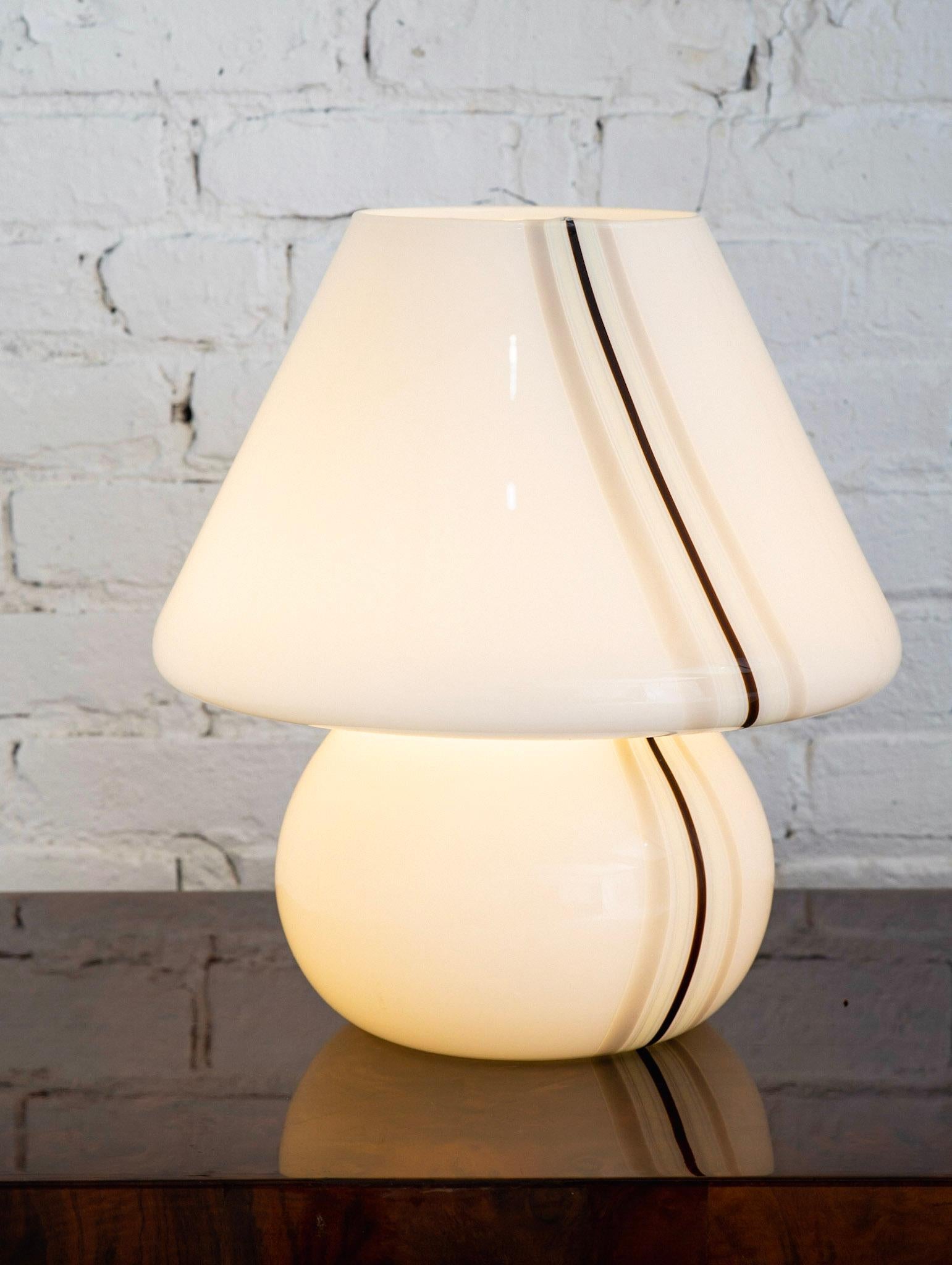 Italian Murano Glass Mushroom Lamp In Excellent Condition In Brooklyn, NY