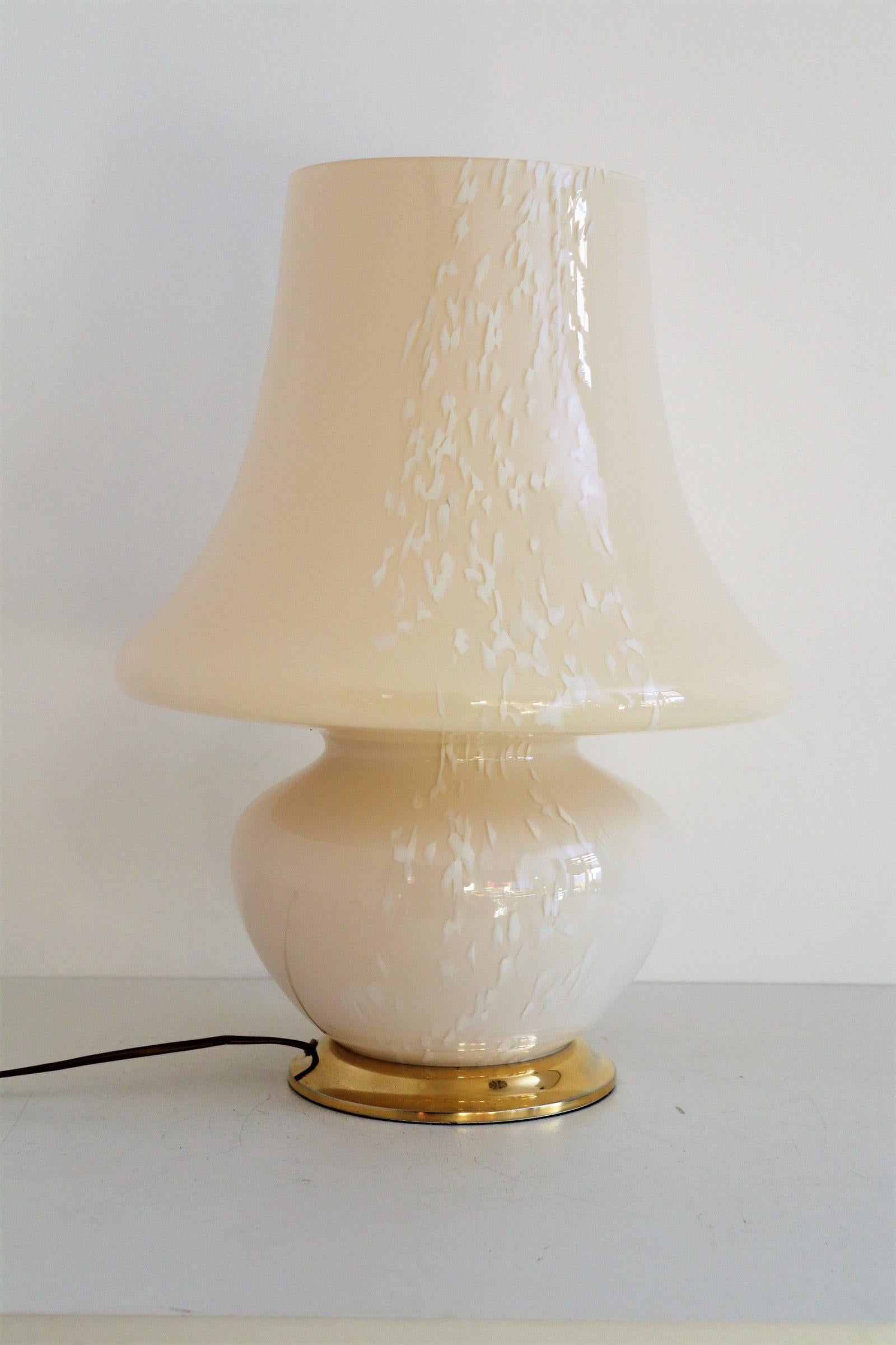 Italian Murano Glass Mushroom Table Lamp in Yellow Amber Glass, 1970s 6