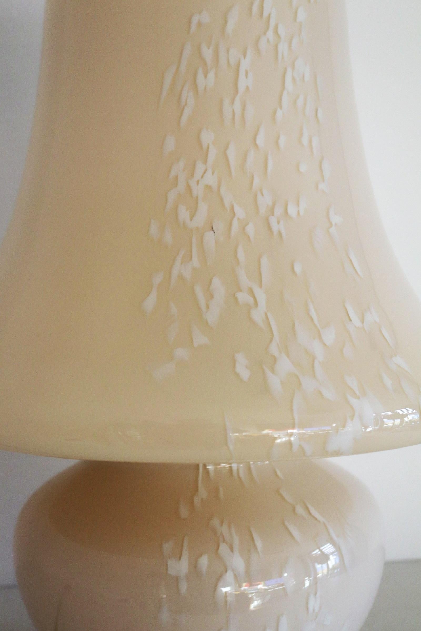 Hand-Crafted Italian Murano Glass Mushroom Table Lamp in Yellow Amber Glass, 1970s
