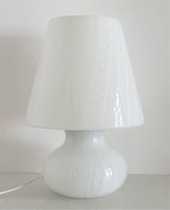 Gran lámpara de mesa italiana de cristal de Murano con forma de seta y vidrio artístico arremolinado, años 70