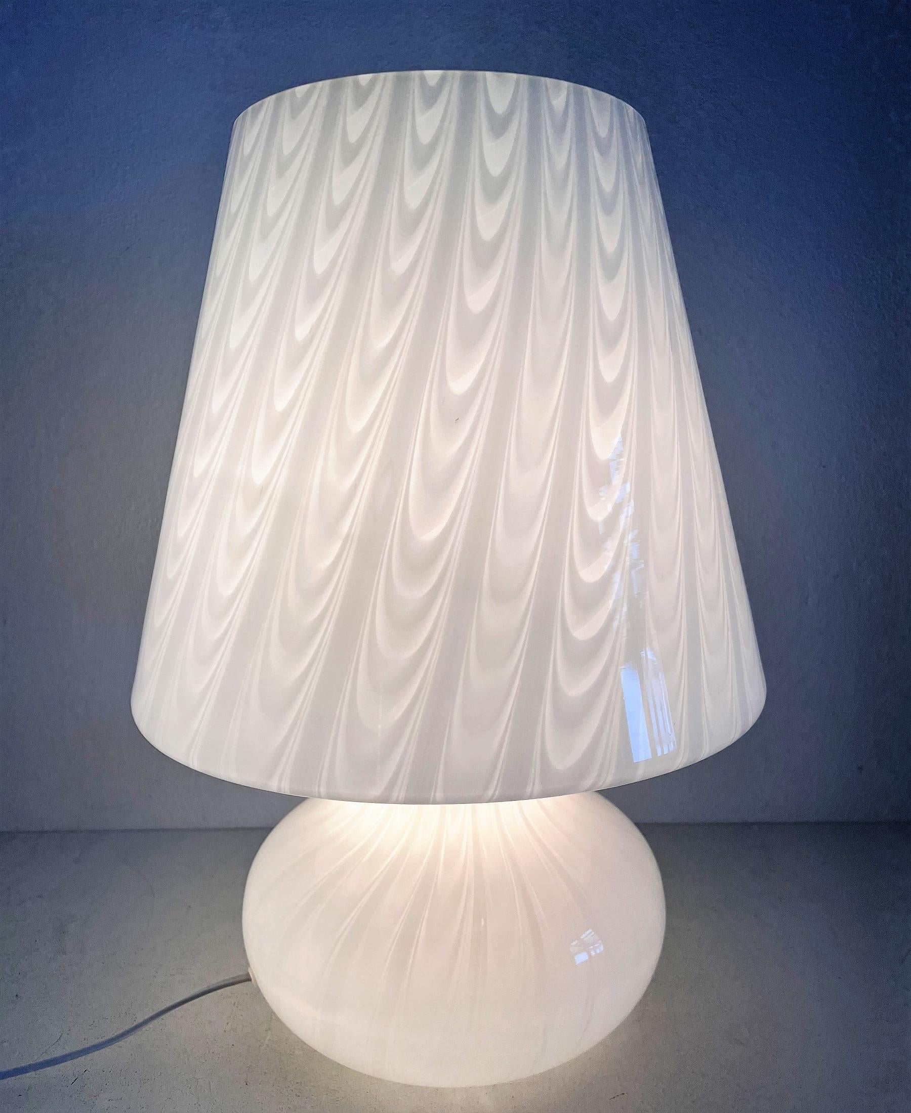Italian Large Murano Glass Mushroom Table Lamp with Swirl Art Glass, 1970s In Good Condition For Sale In Morazzone, Varese