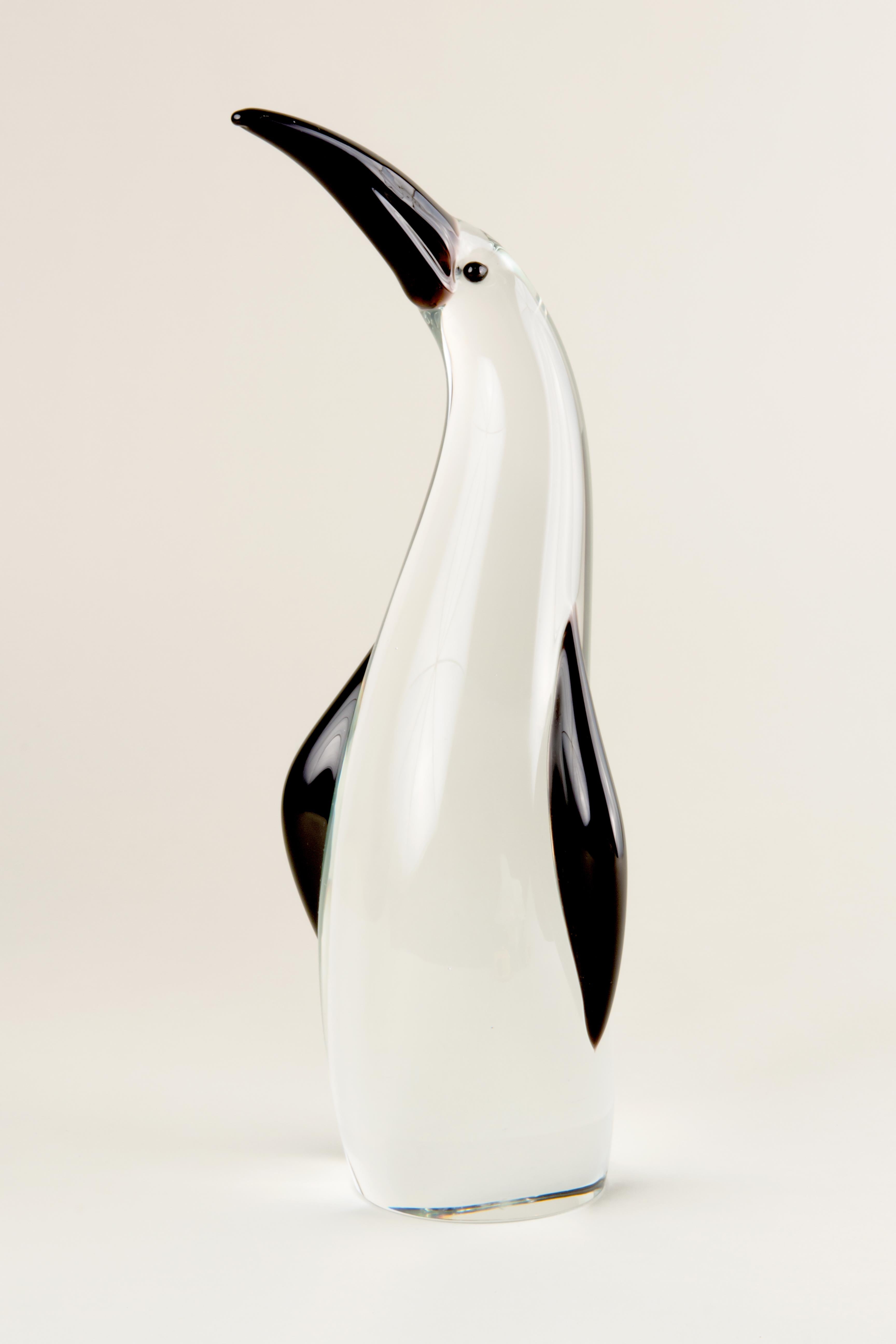 Italian Murano Glass Penguin In Good Condition For Sale In Englewood, NJ