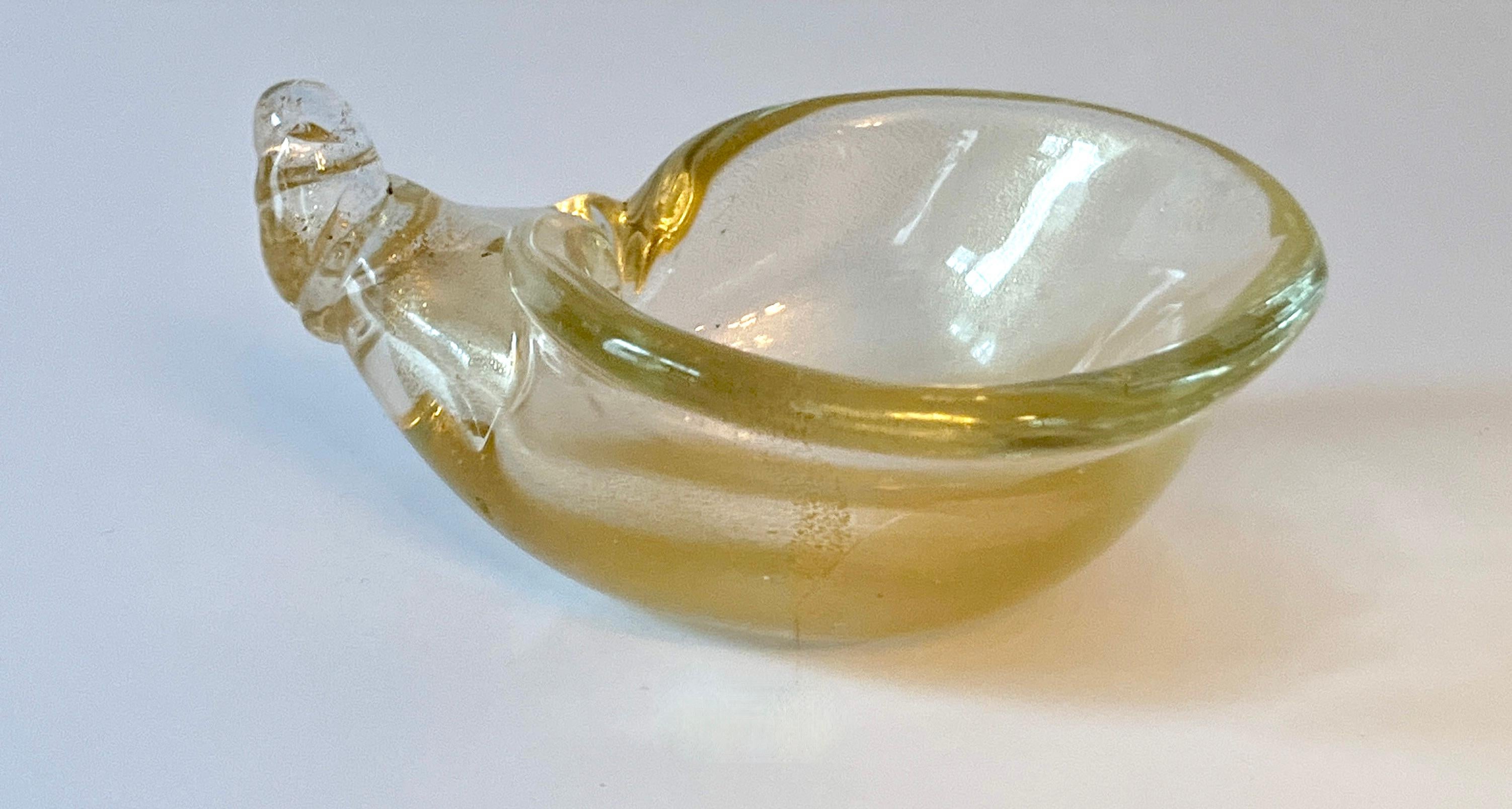 Concha italiana de cristal de Murano con escamas de oro auténtico en venta 1