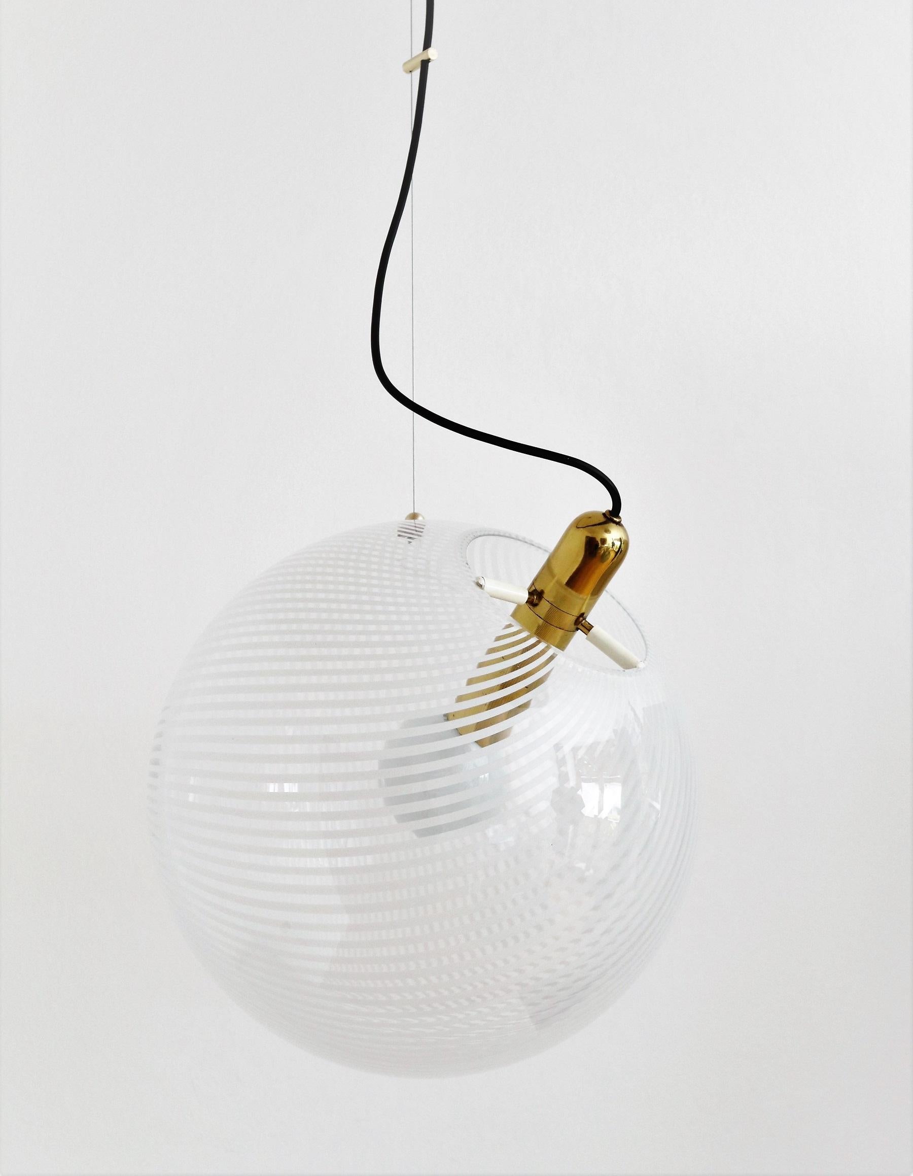 Italian Murano Glass Sphere by Ludovico Diaz de Santillana for Venini, 1980s For Sale 7