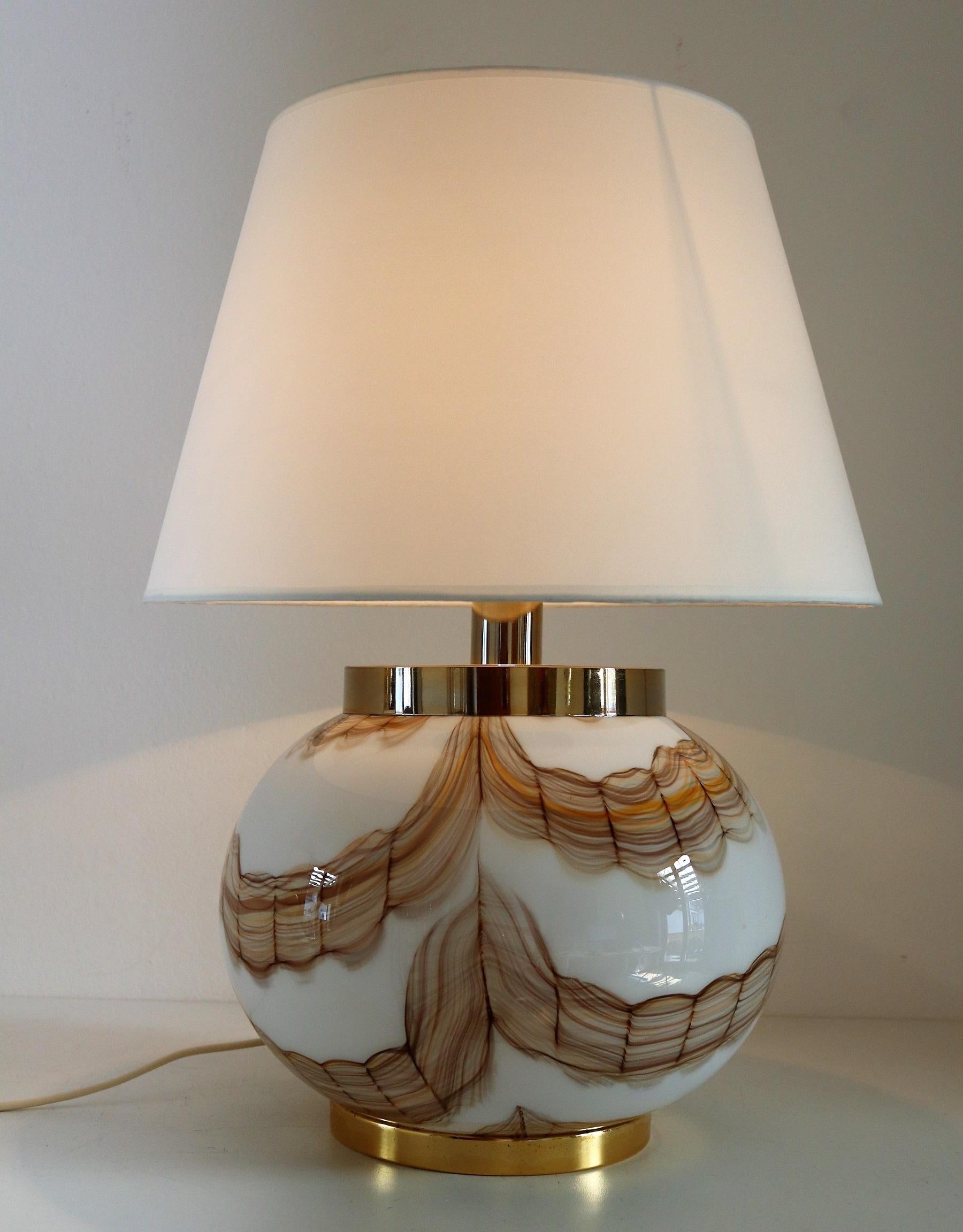 Italian Murano Glass Table Lamp, 1970s In Good Condition For Sale In Morazzone, Varese