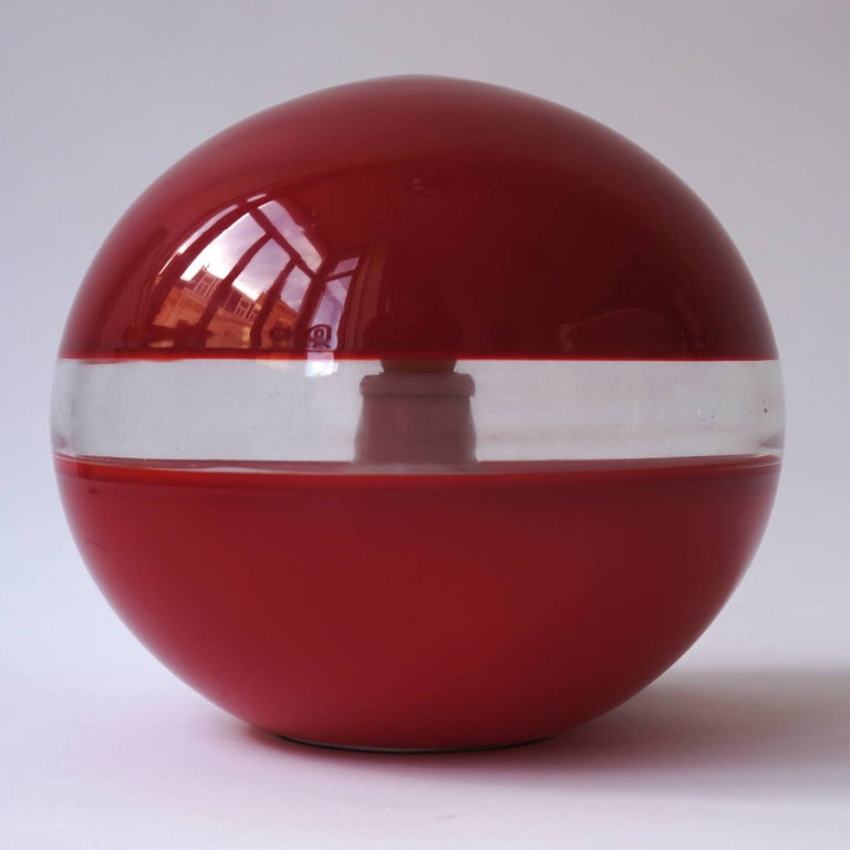 Red Murano glass table lamp Designed by Carlo Nason for Mazzega,
Italy.
Measures: Diameter 24 cm.