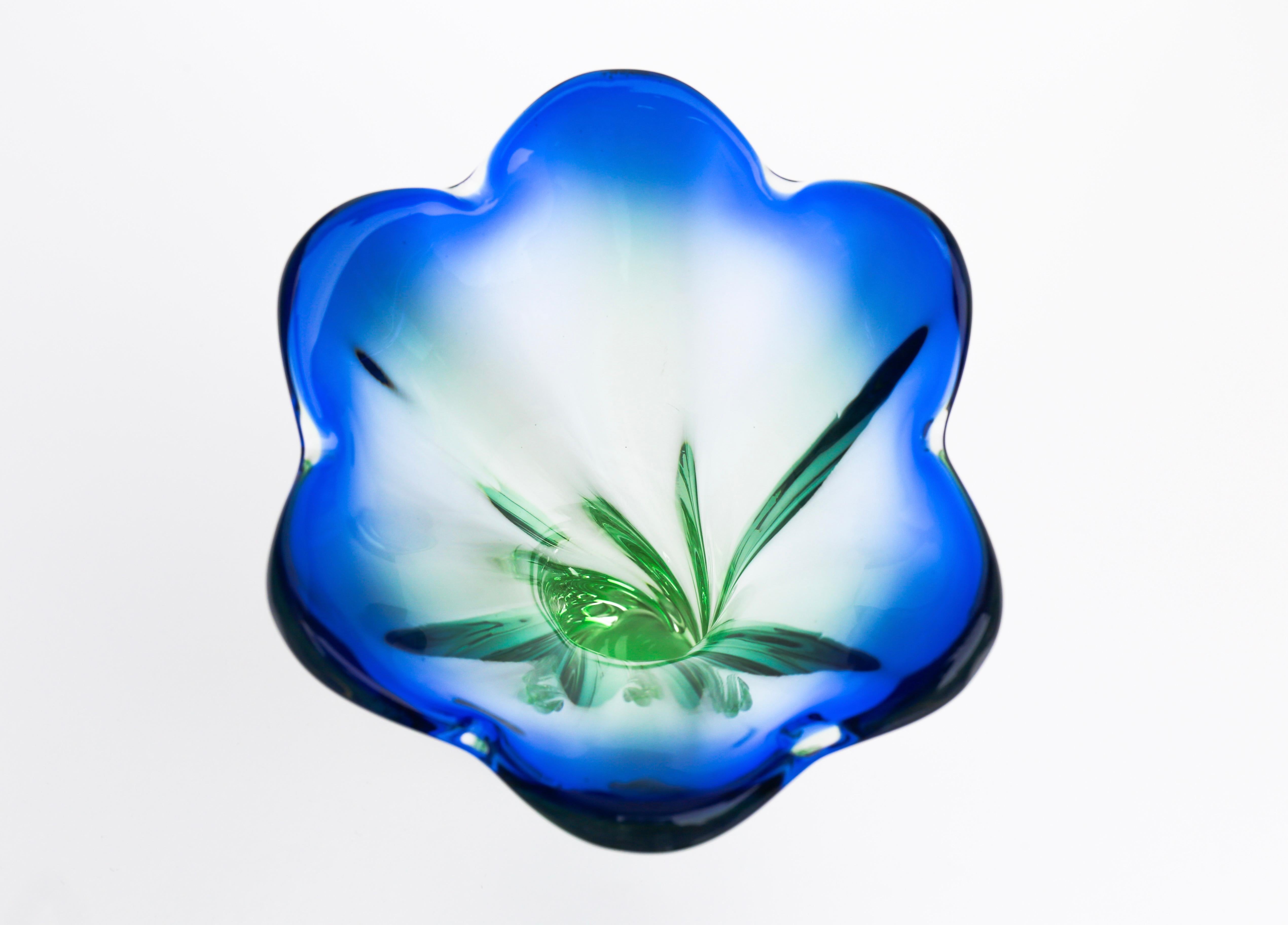 Hollywood Regency Italian Murano Glass Vase For Sale