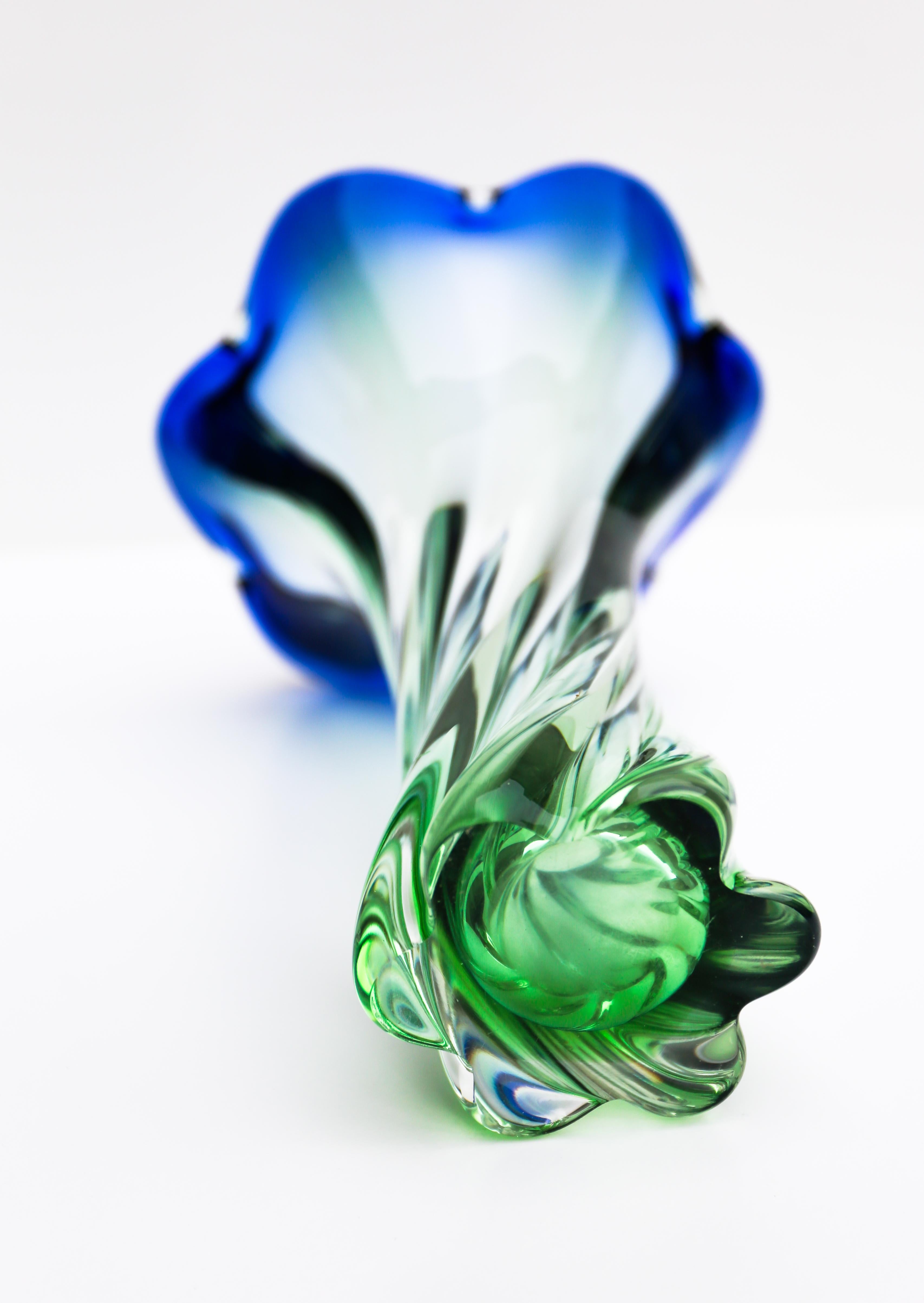 Vase aus italienischem Murano-Glas (Muranoglas) im Angebot