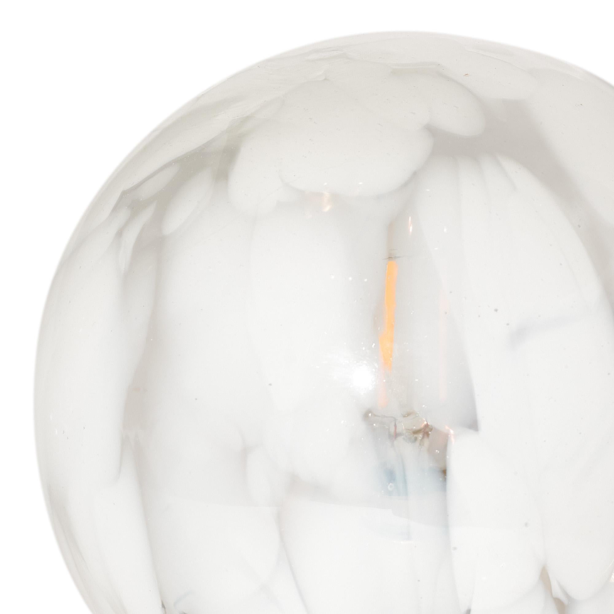 Lampe globe vintage italienne en verre de Murano par Mazzega Bon état - En vente à Austin, TX