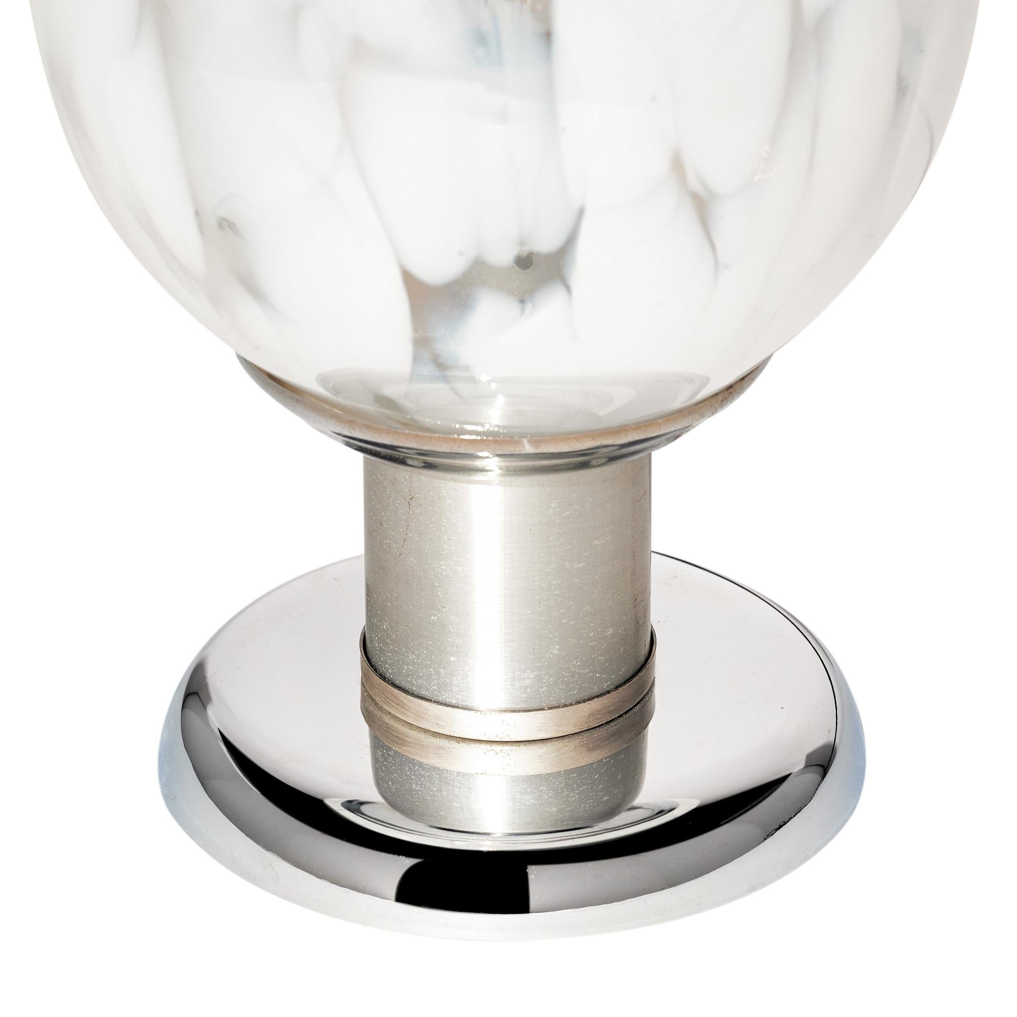 Fin du 20e siècle Lampe globe vintage italienne en verre de Murano par Mazzega en vente