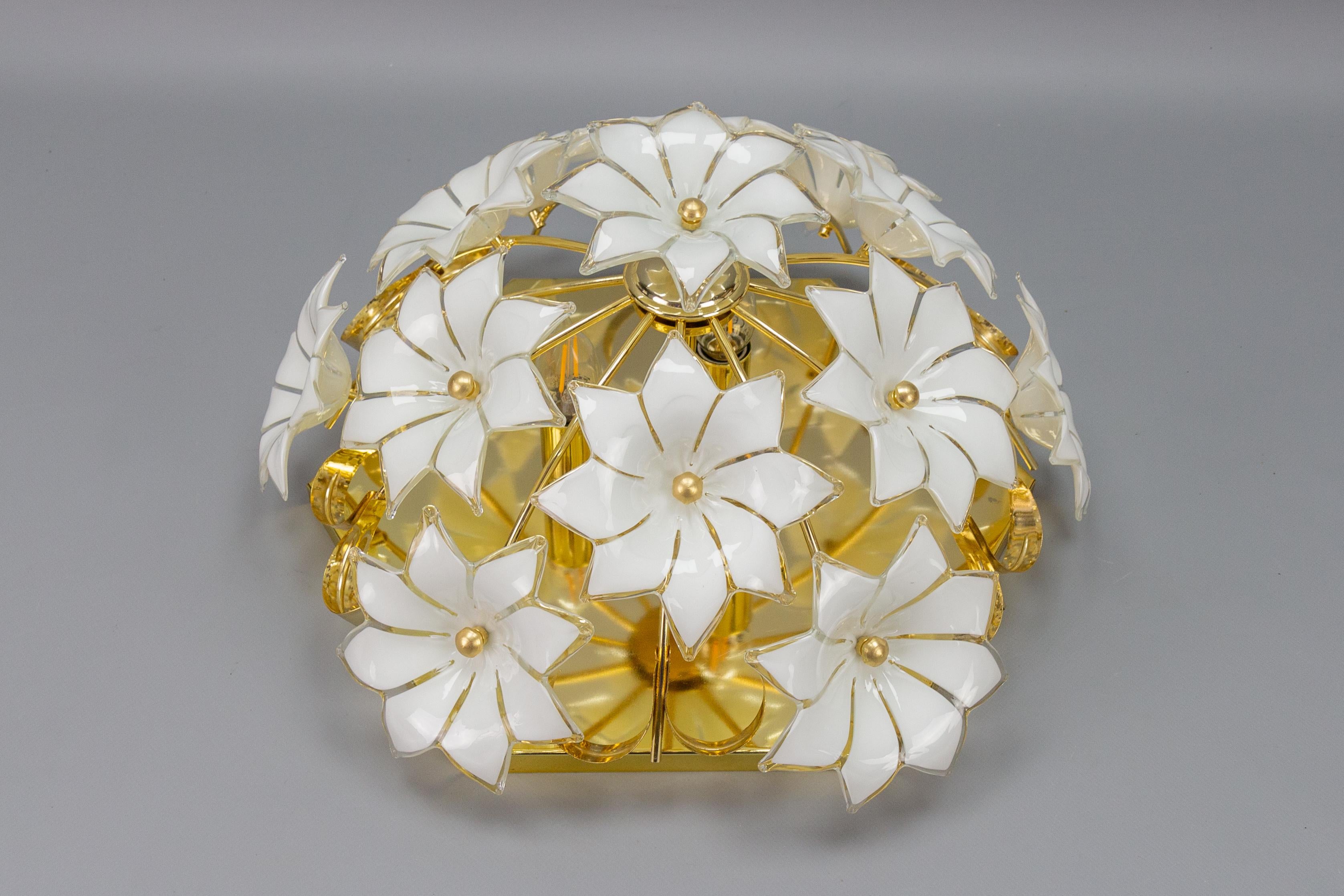 Italian Murano Glass White Flower Three-Light Flush Mount, 1970s For Sale 4