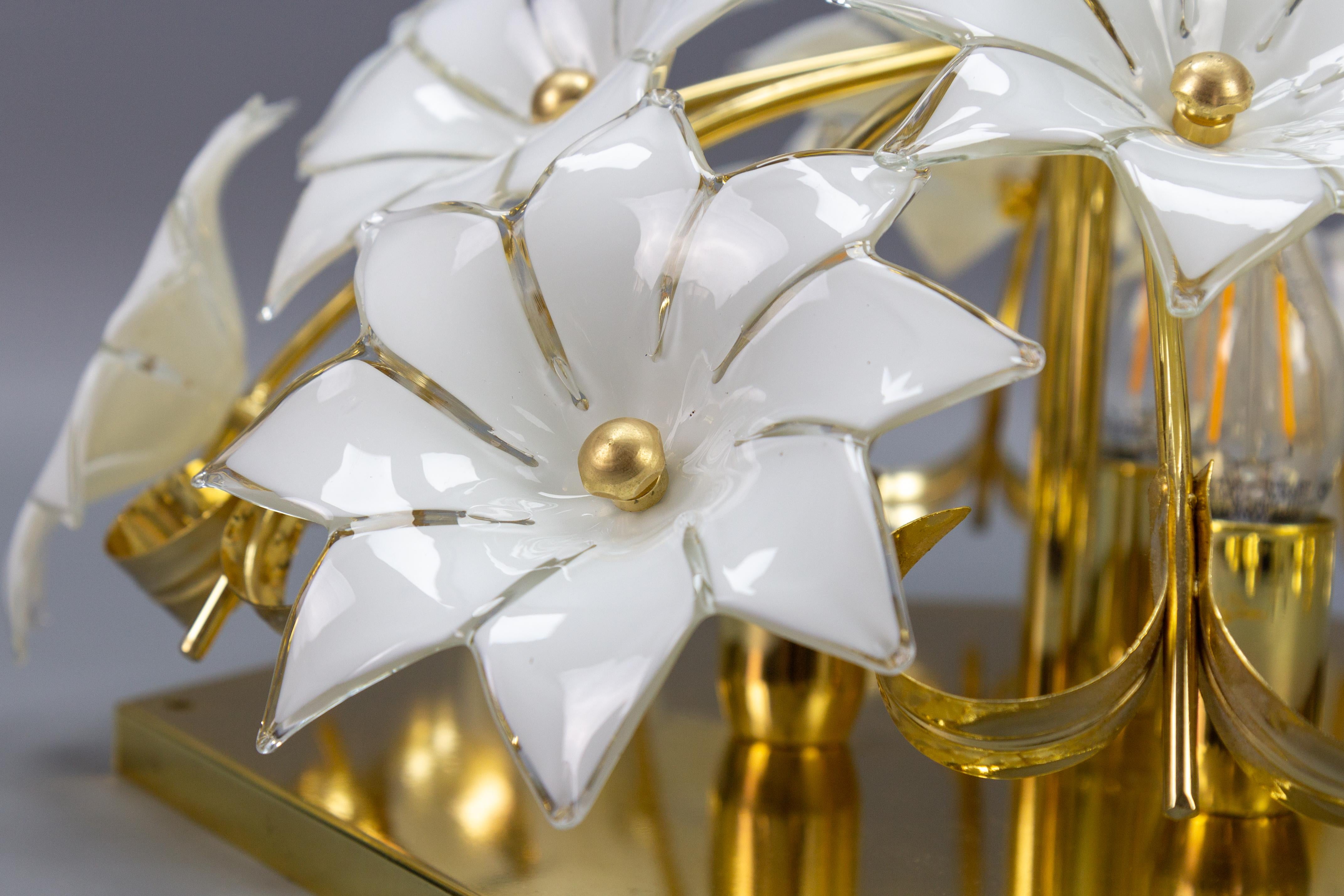 Italian Murano Glass White Flower Three-Light Flush Mount, 1970s For Sale 7