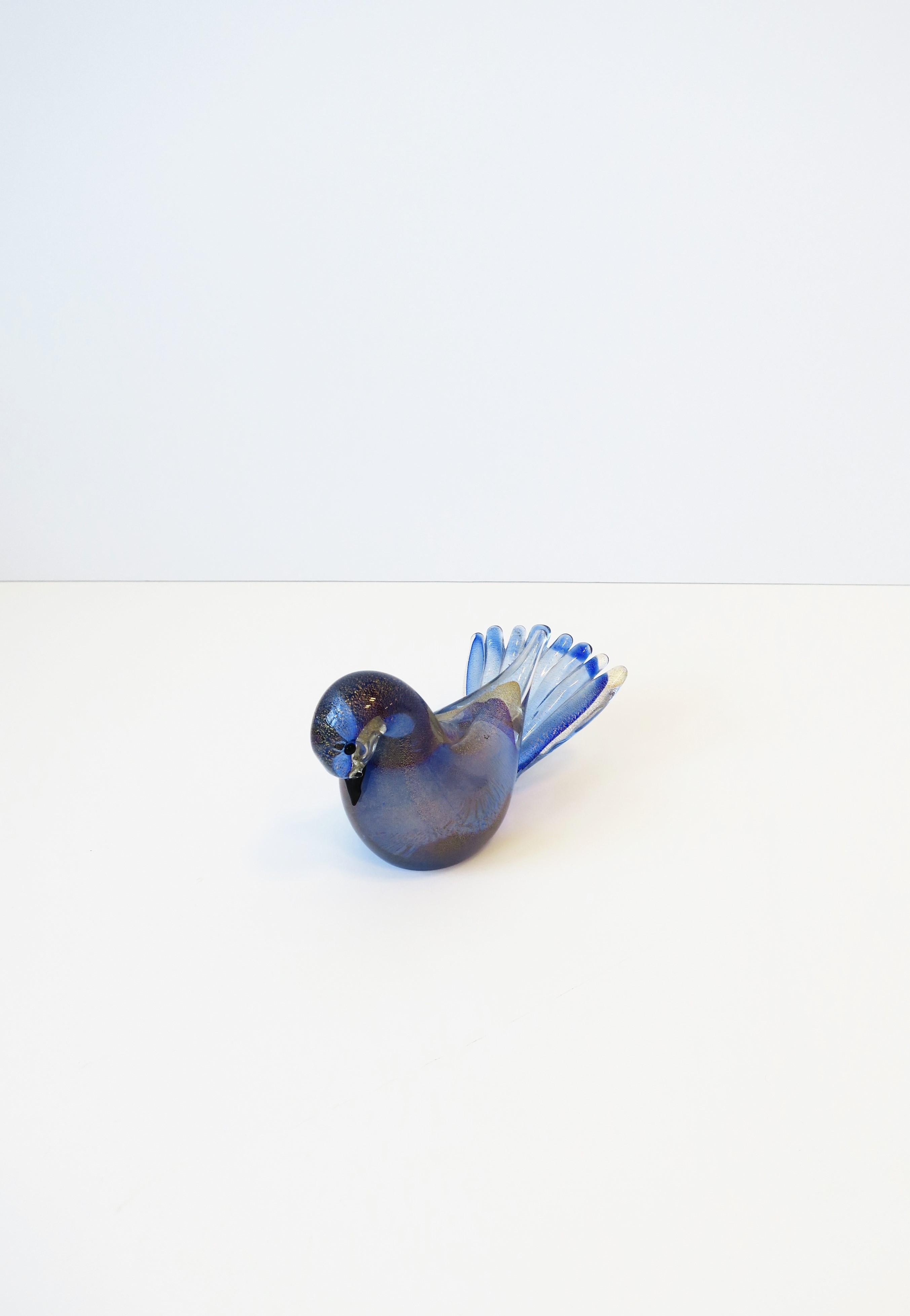 Italian Murano Gold and Blue Art Glass Bird Dove Sculpture In Excellent Condition In New York, NY