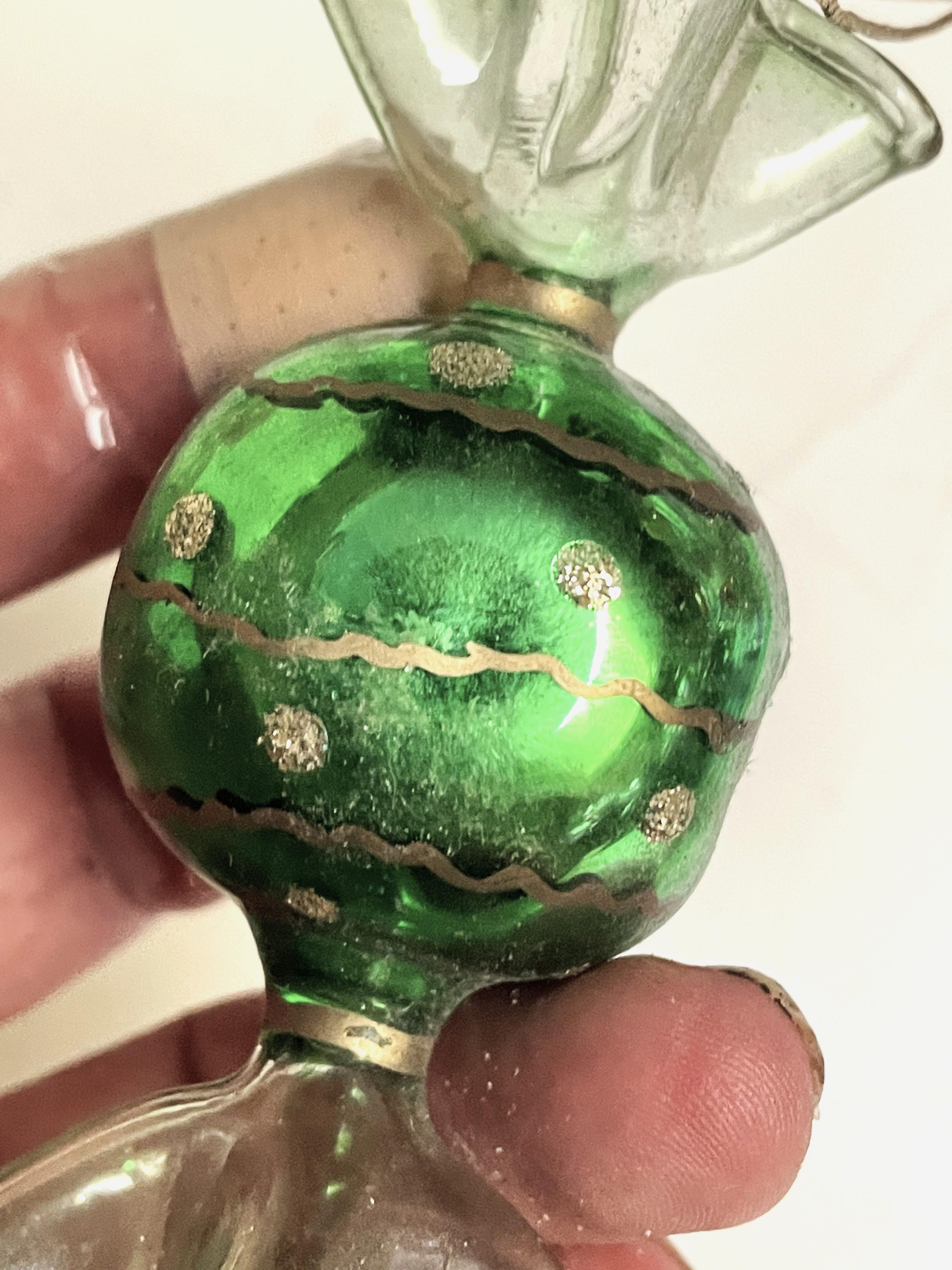 Italian Murano Green Glass Wrapped Candy Christmas Tree Ornament In Good Condition For Sale In Clifton Forge, VA