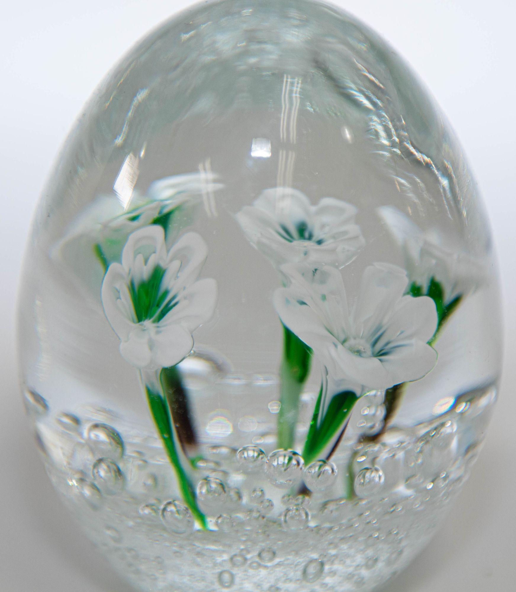 Hand-Crafted Italian Murano Handblown Art Glass Paperweight with White Flowers Fratelli Toso For Sale