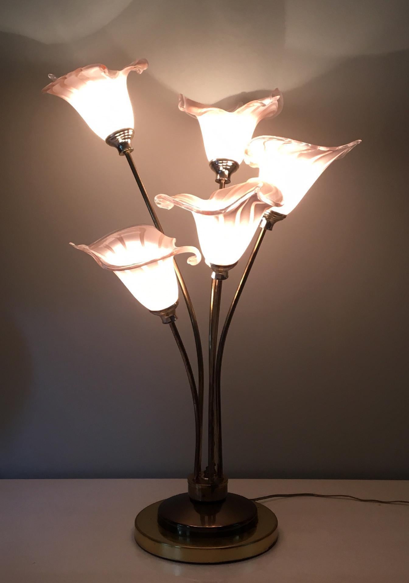 Large glass flower bouquet table lamp by Murano features white and pink hand blown glass Lily flowers and brass stems and base. Good condition with minor wear consistent with age.