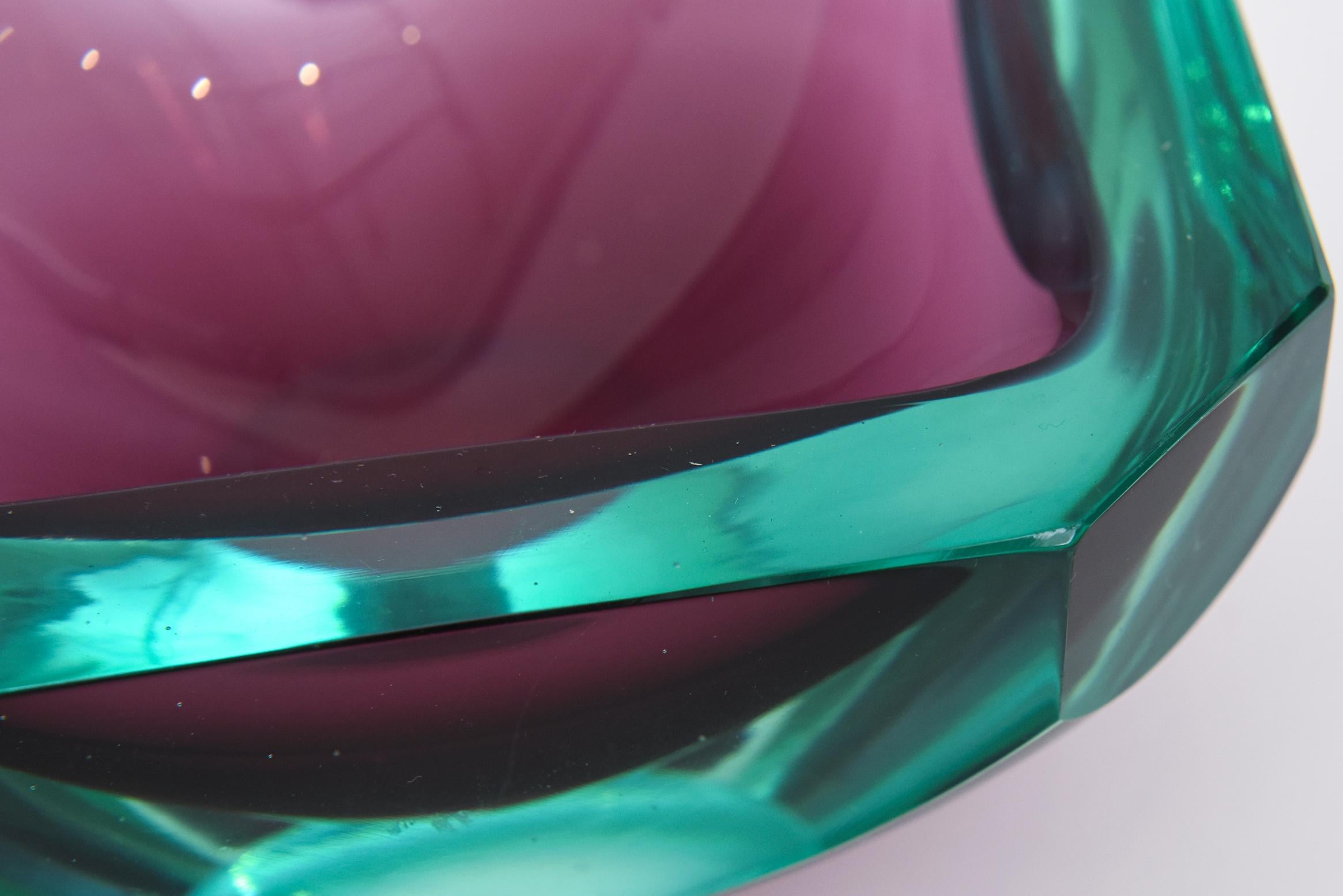 Modern Murano Mandruzzato Jewel Toned Emerald Green, Purple Faceted Glass Bowl Italian For Sale