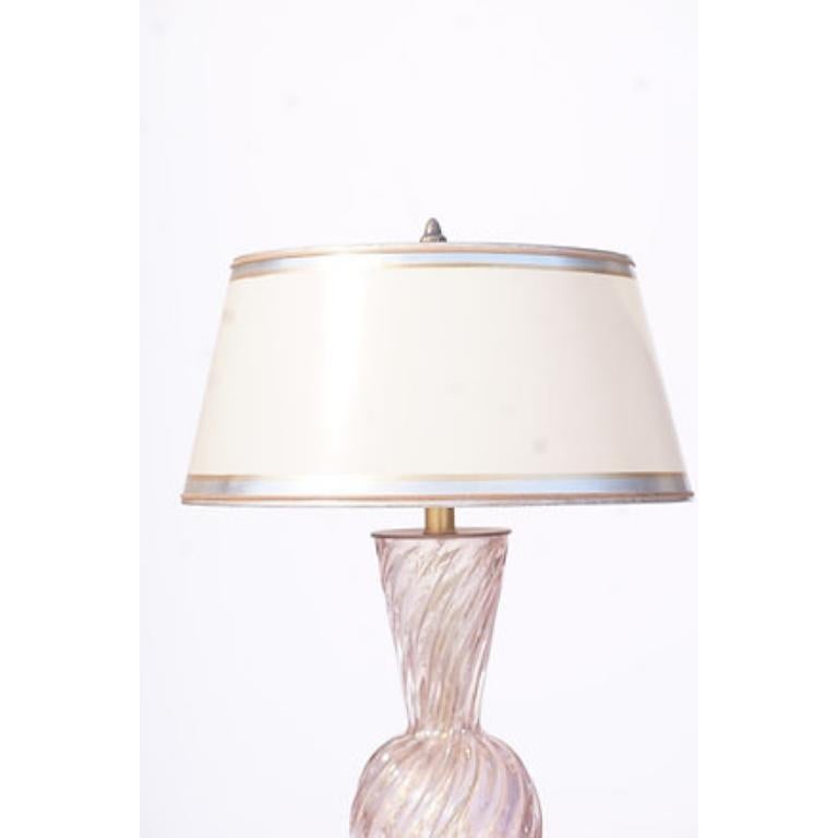 Mid-Century Modern Lampes lavande italiennes de Murano avec base en lucite, 20e siècle en vente
